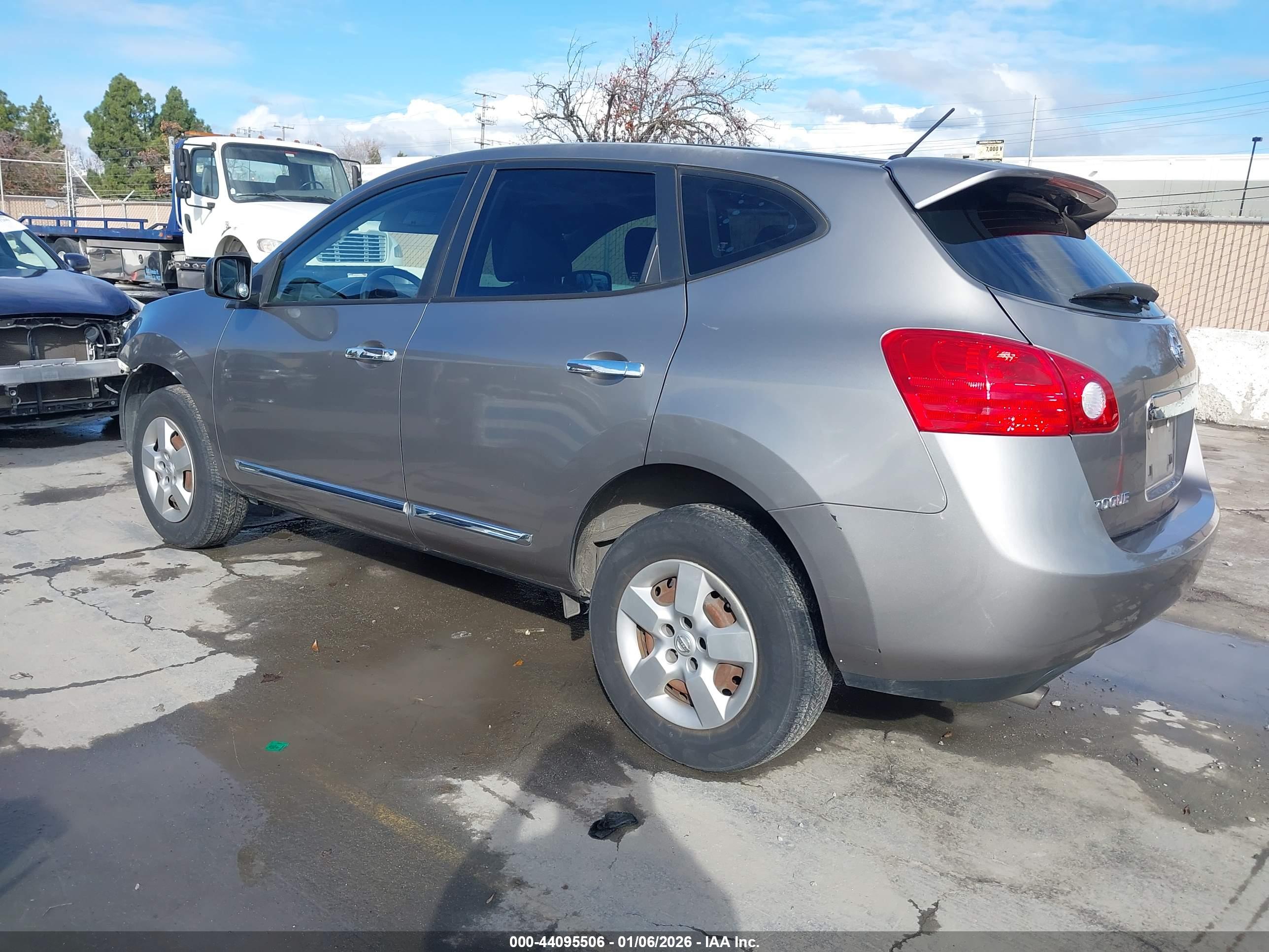 NISSAN ROGUE image 3