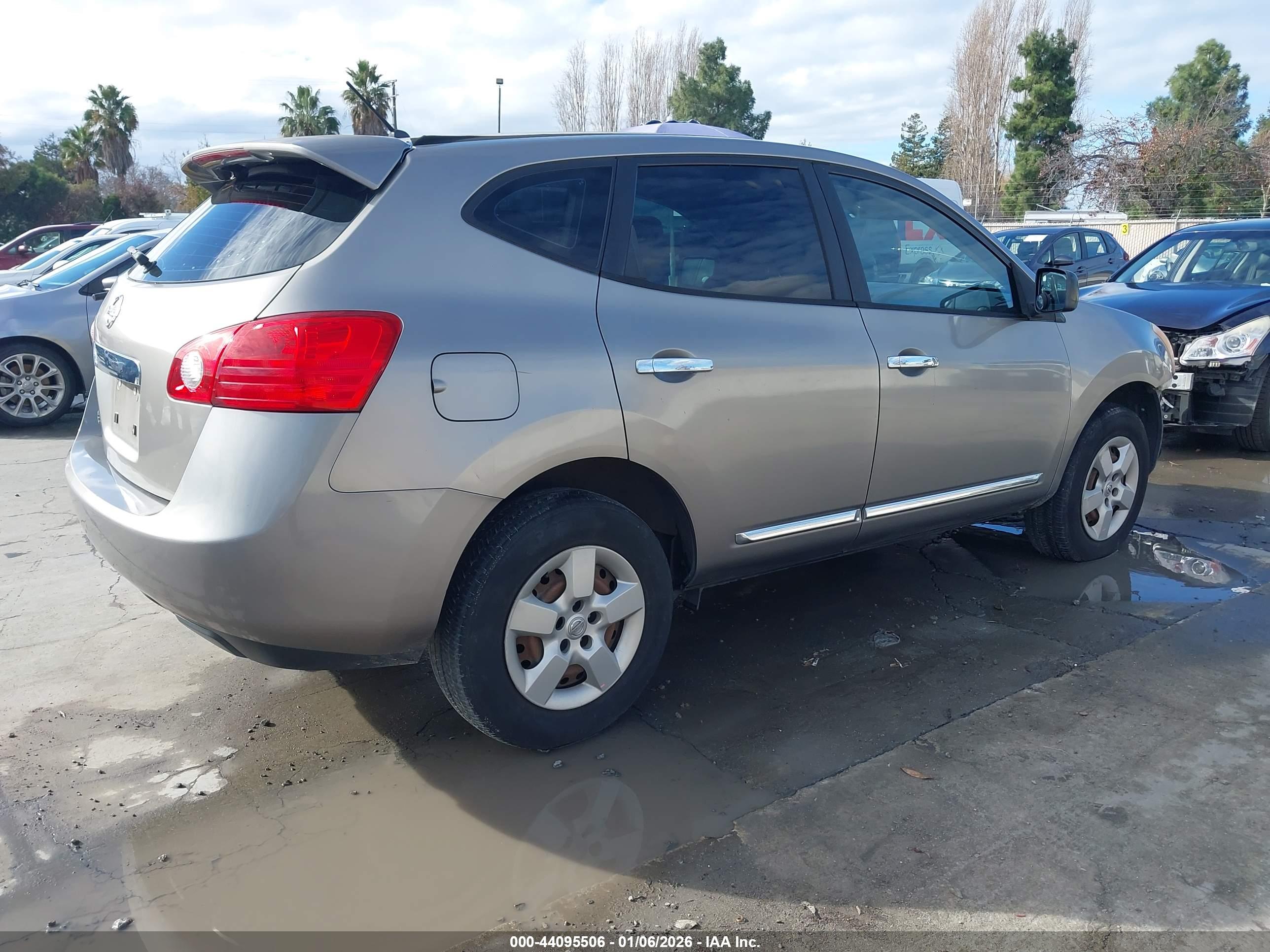 NISSAN ROGUE image 4