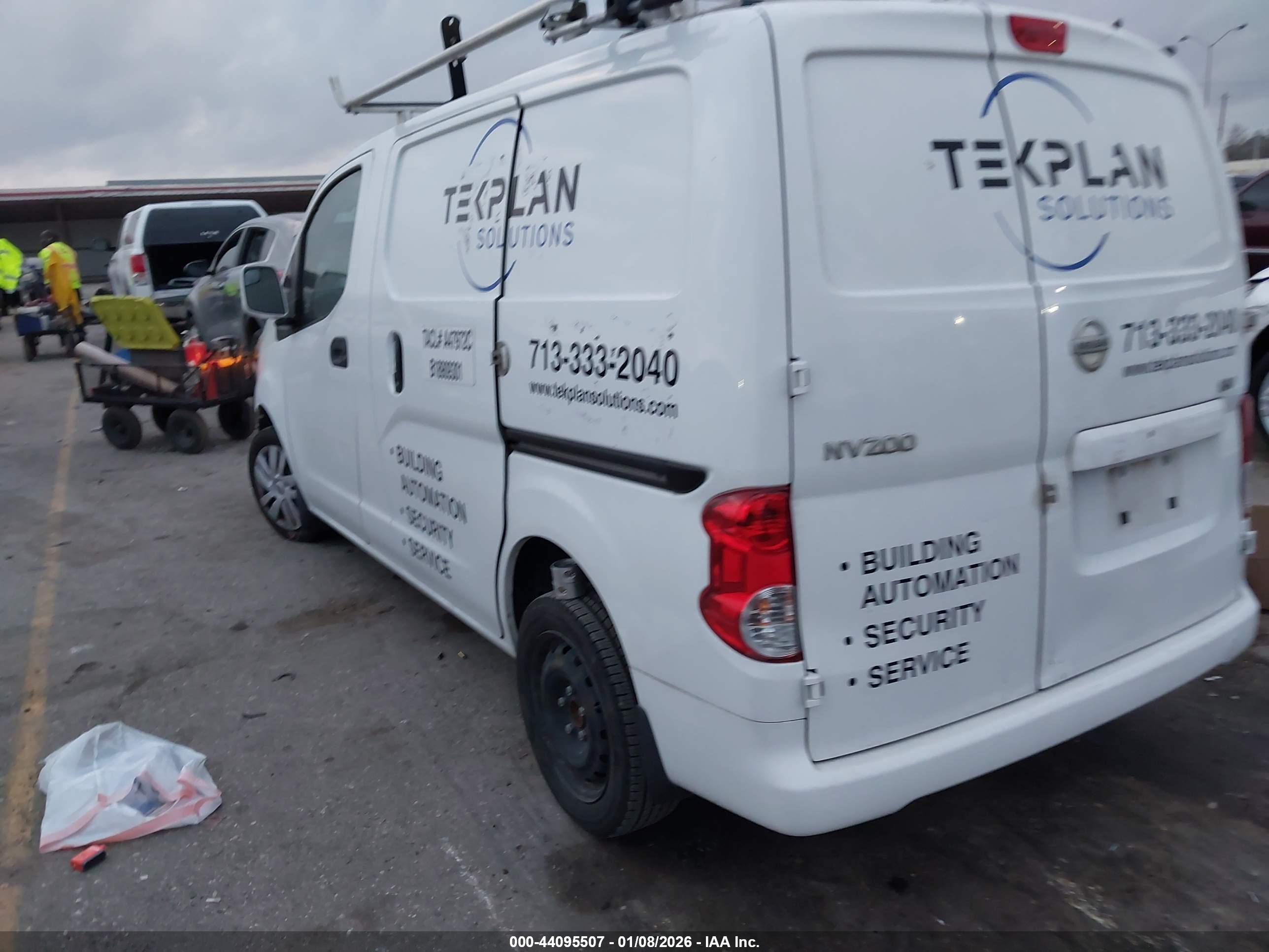 NISSAN NV200 image 3