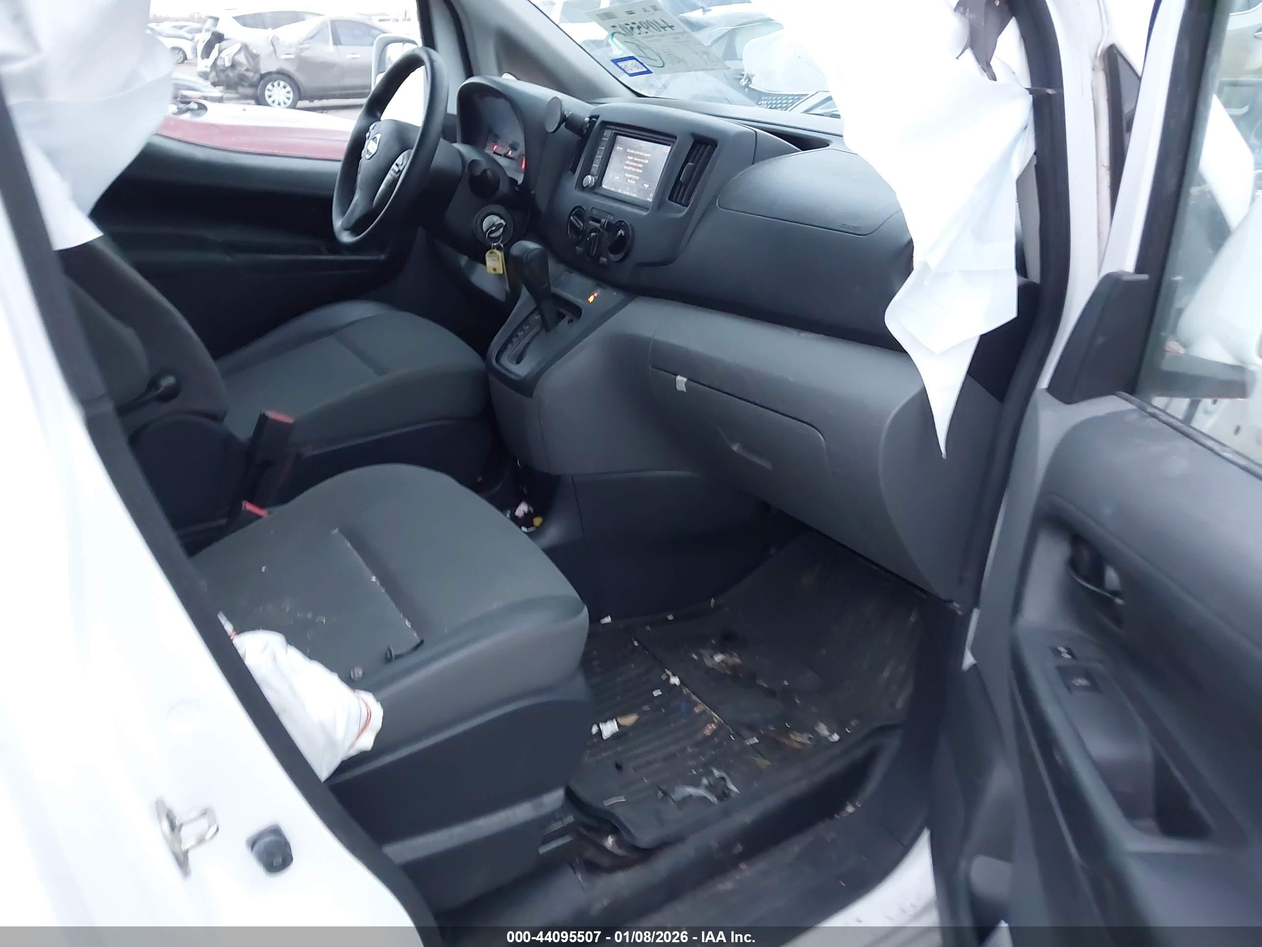 NISSAN NV200 image 5