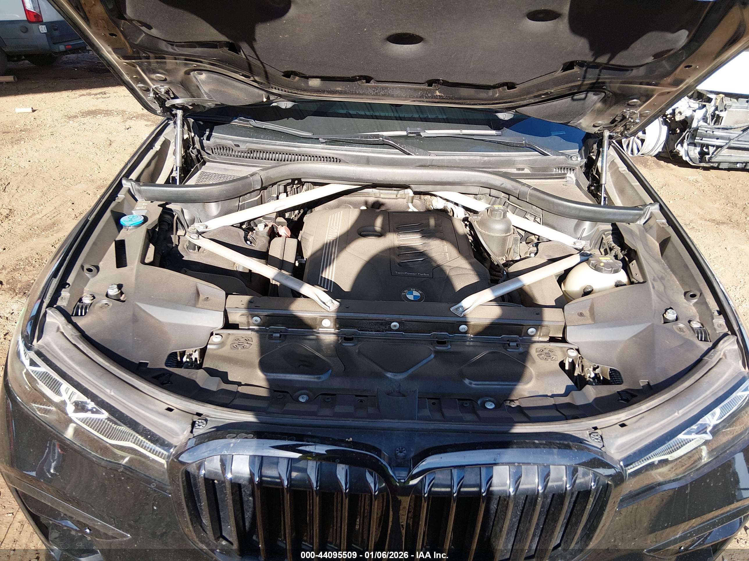 BMW X7 image 10