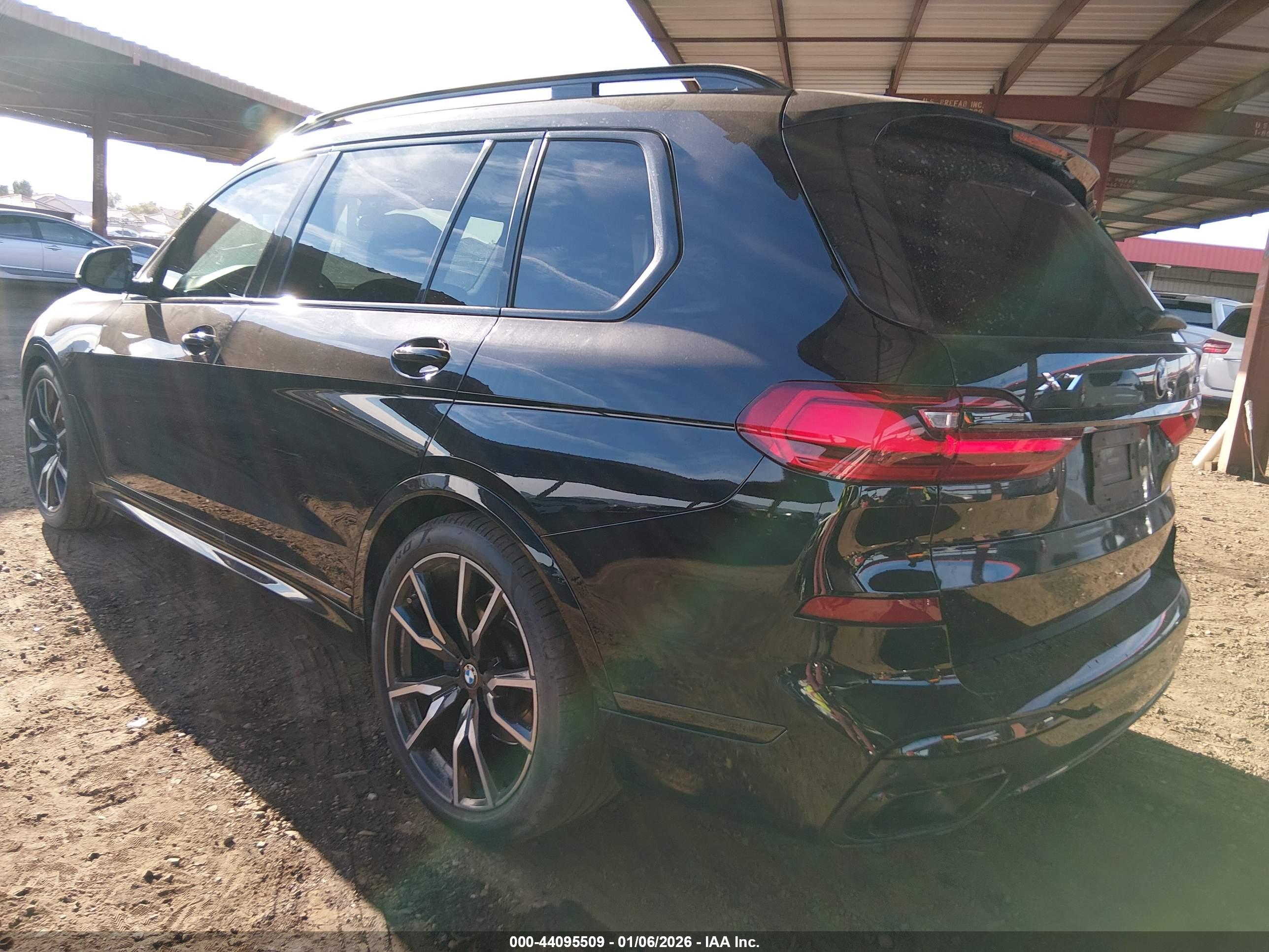 BMW X7 image 3