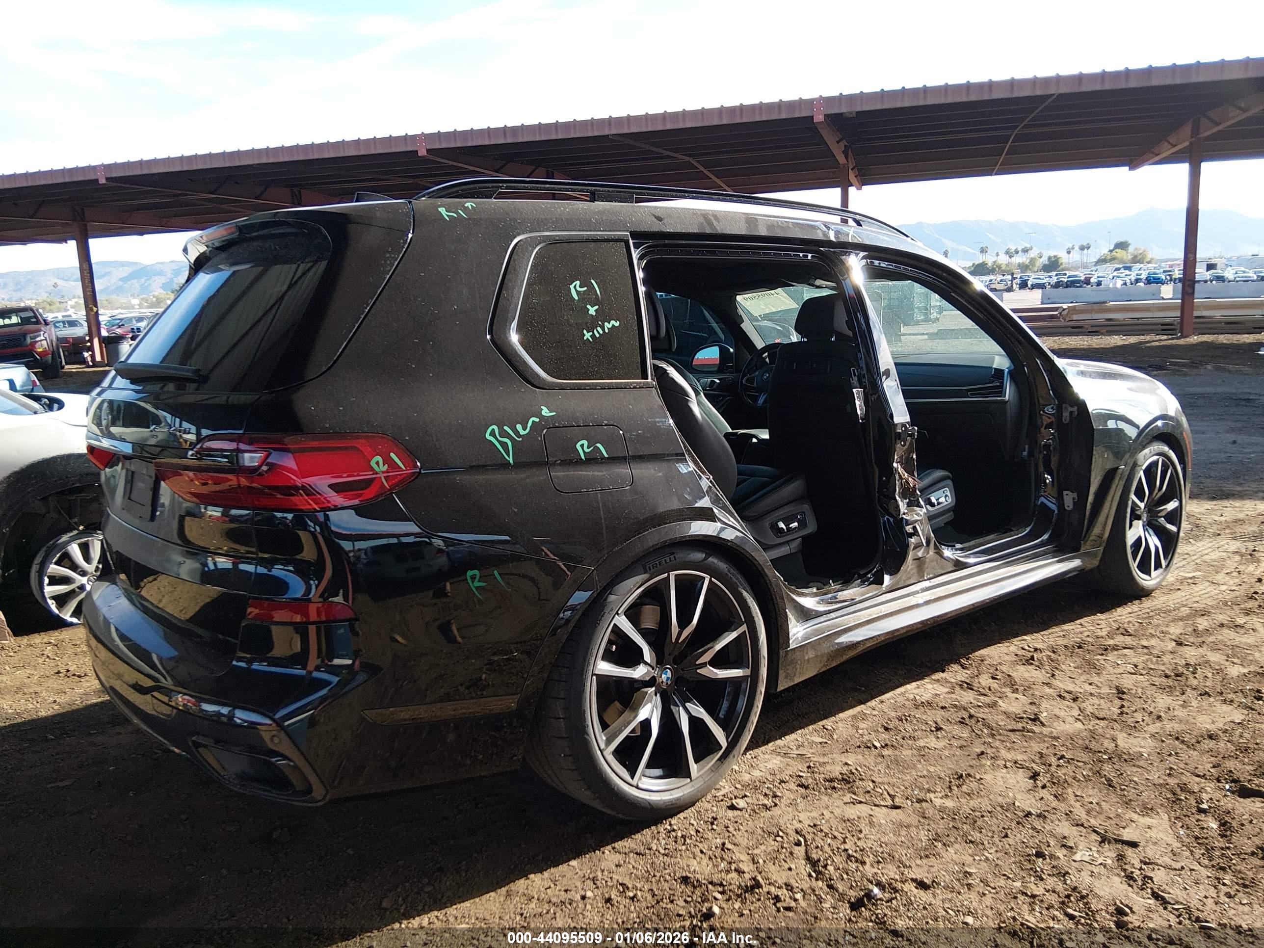 BMW X7 image 6