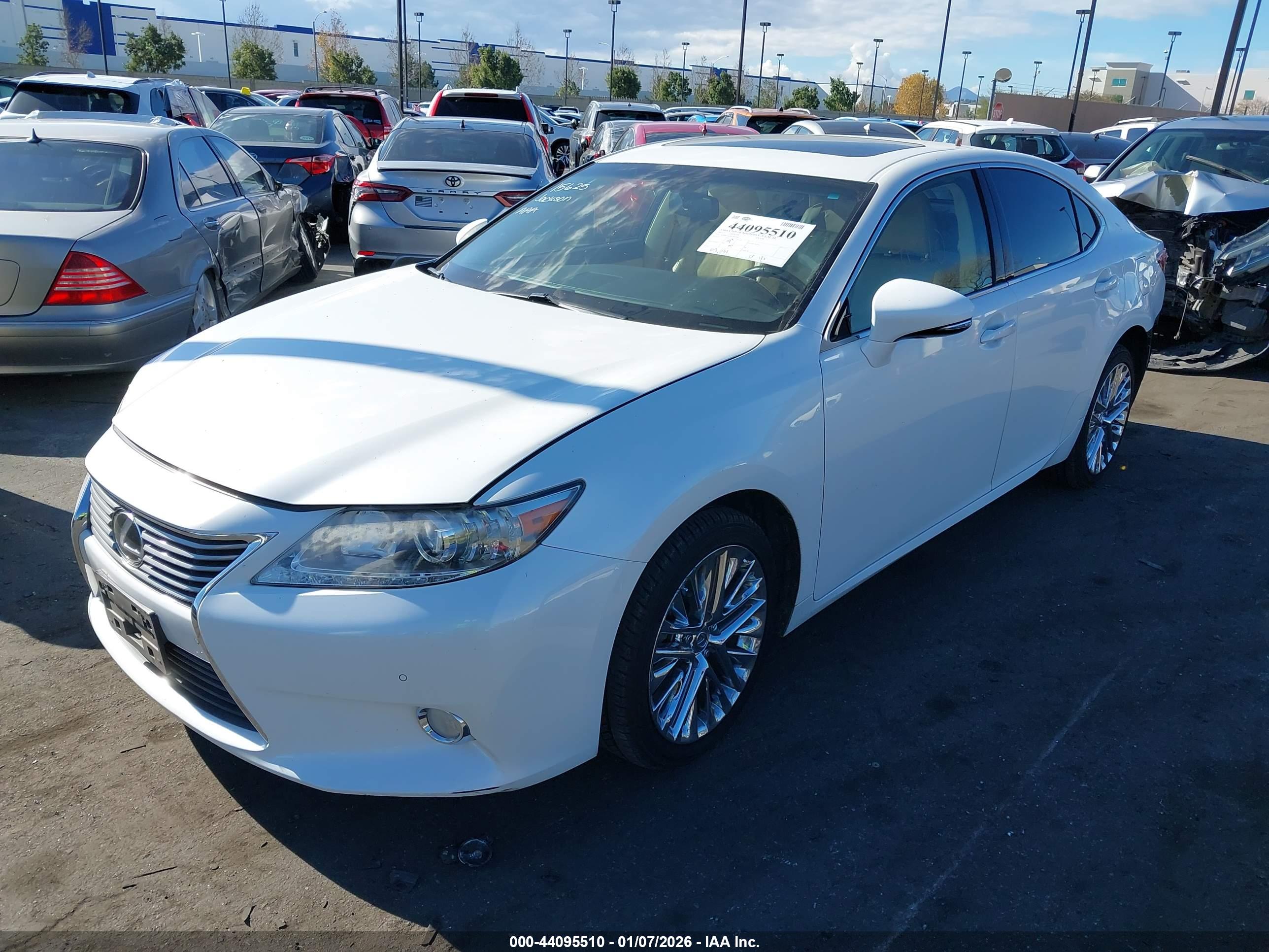LEXUS ES image 2