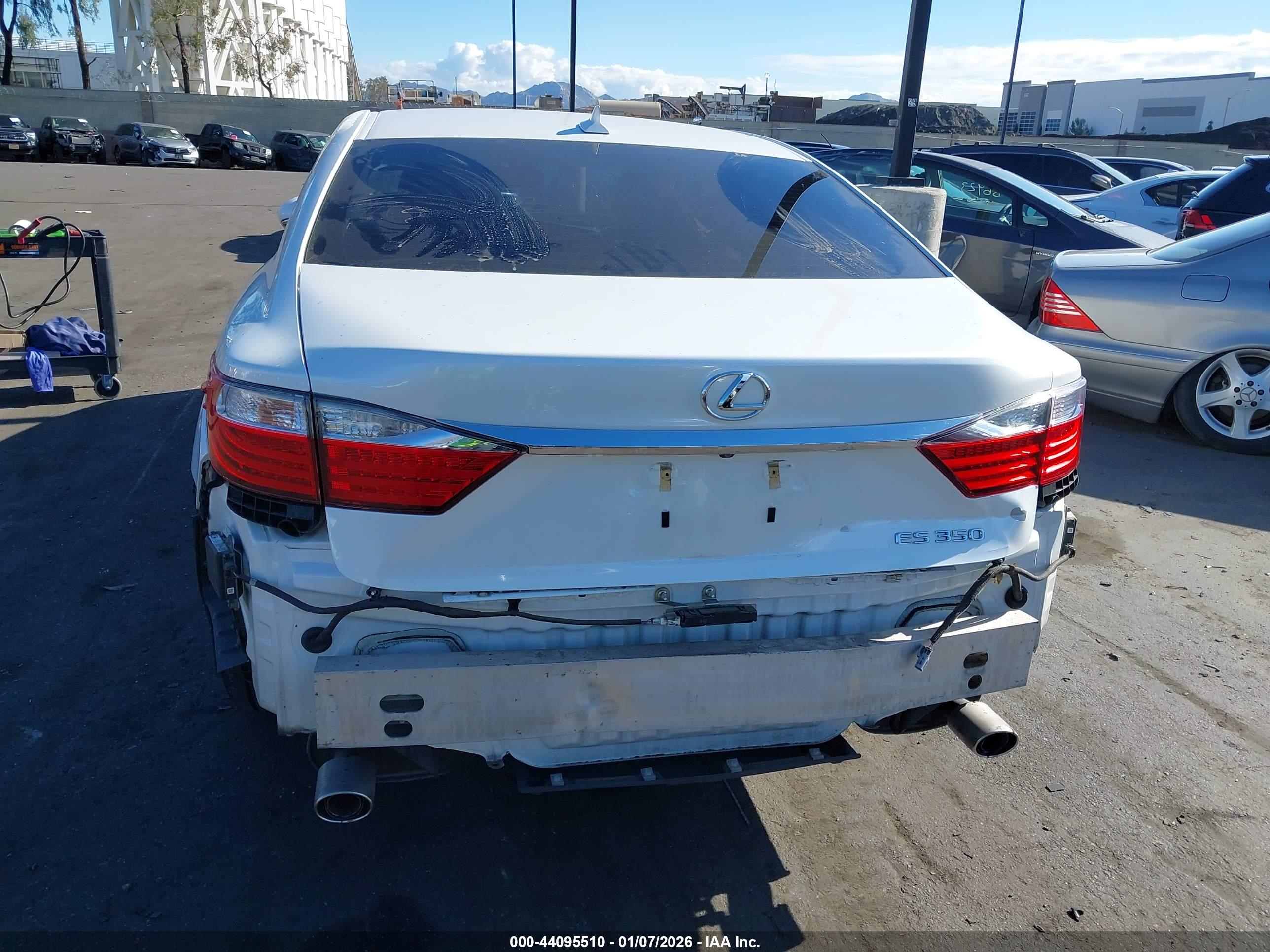 LEXUS ES image 6