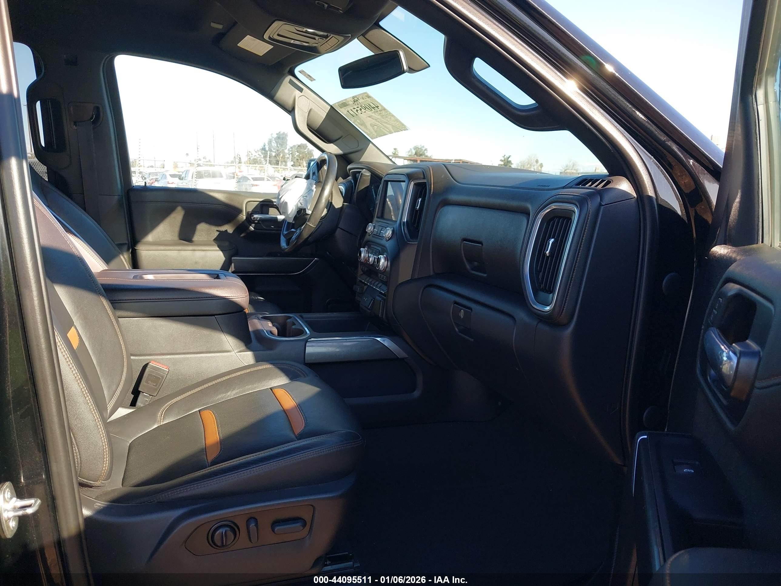 GMC SIERRA image 5