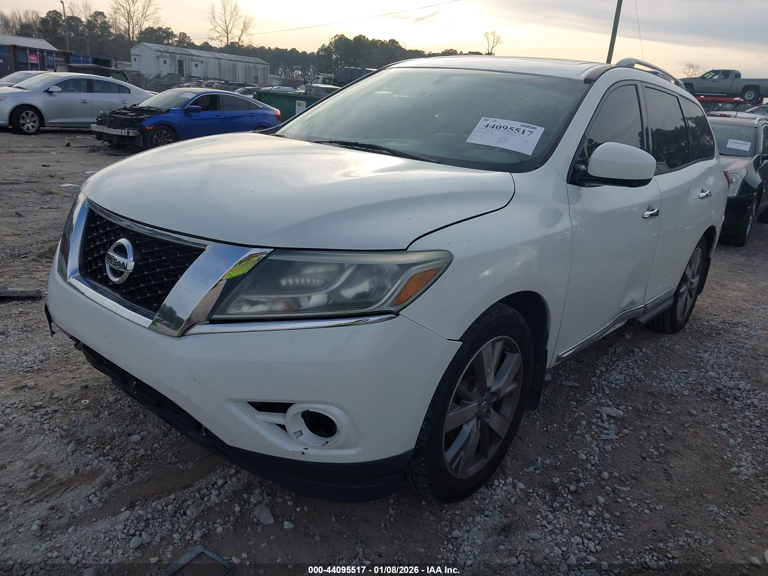 NISSAN PATHFINDER image 2