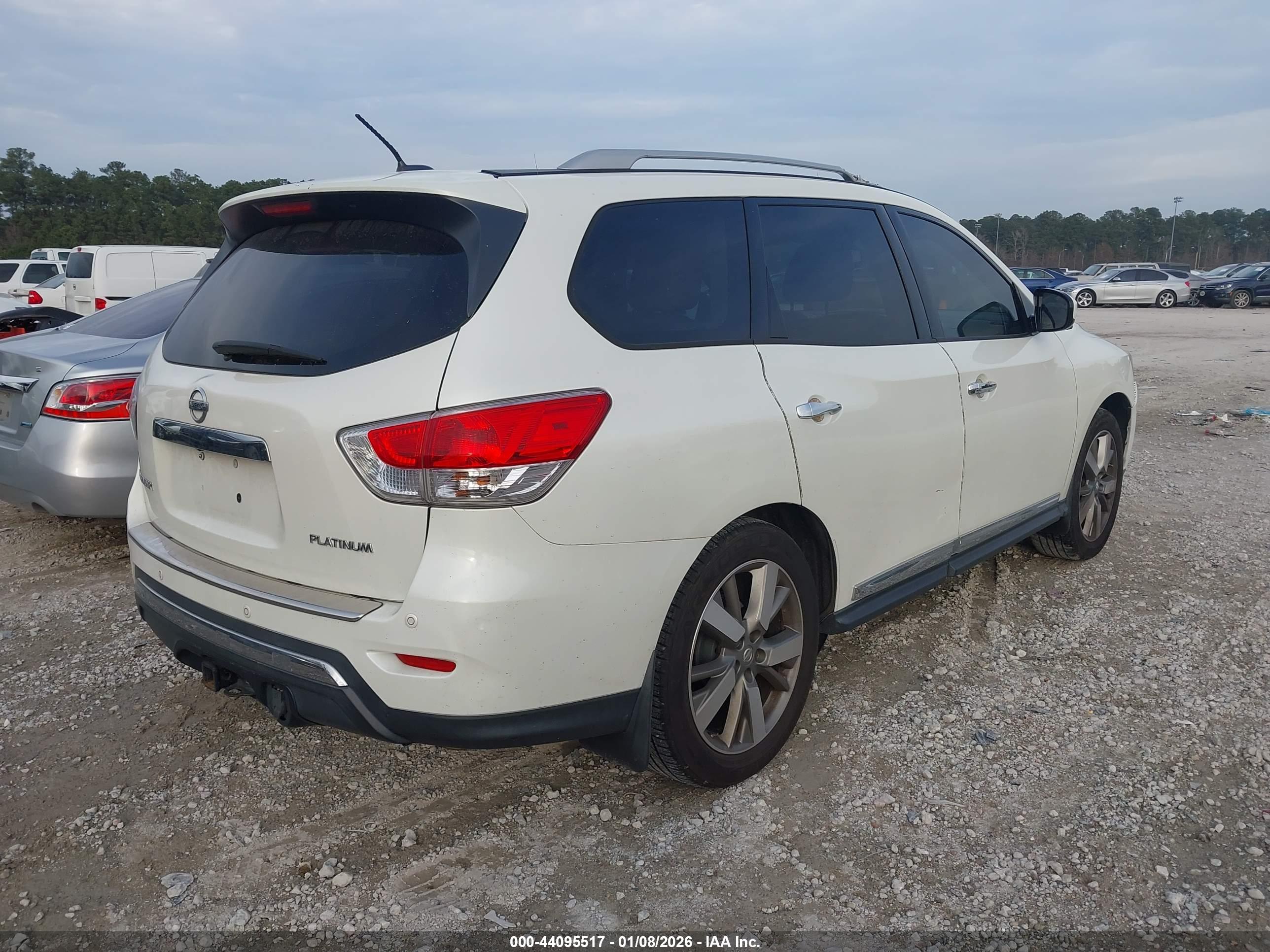 NISSAN PATHFINDER image 4