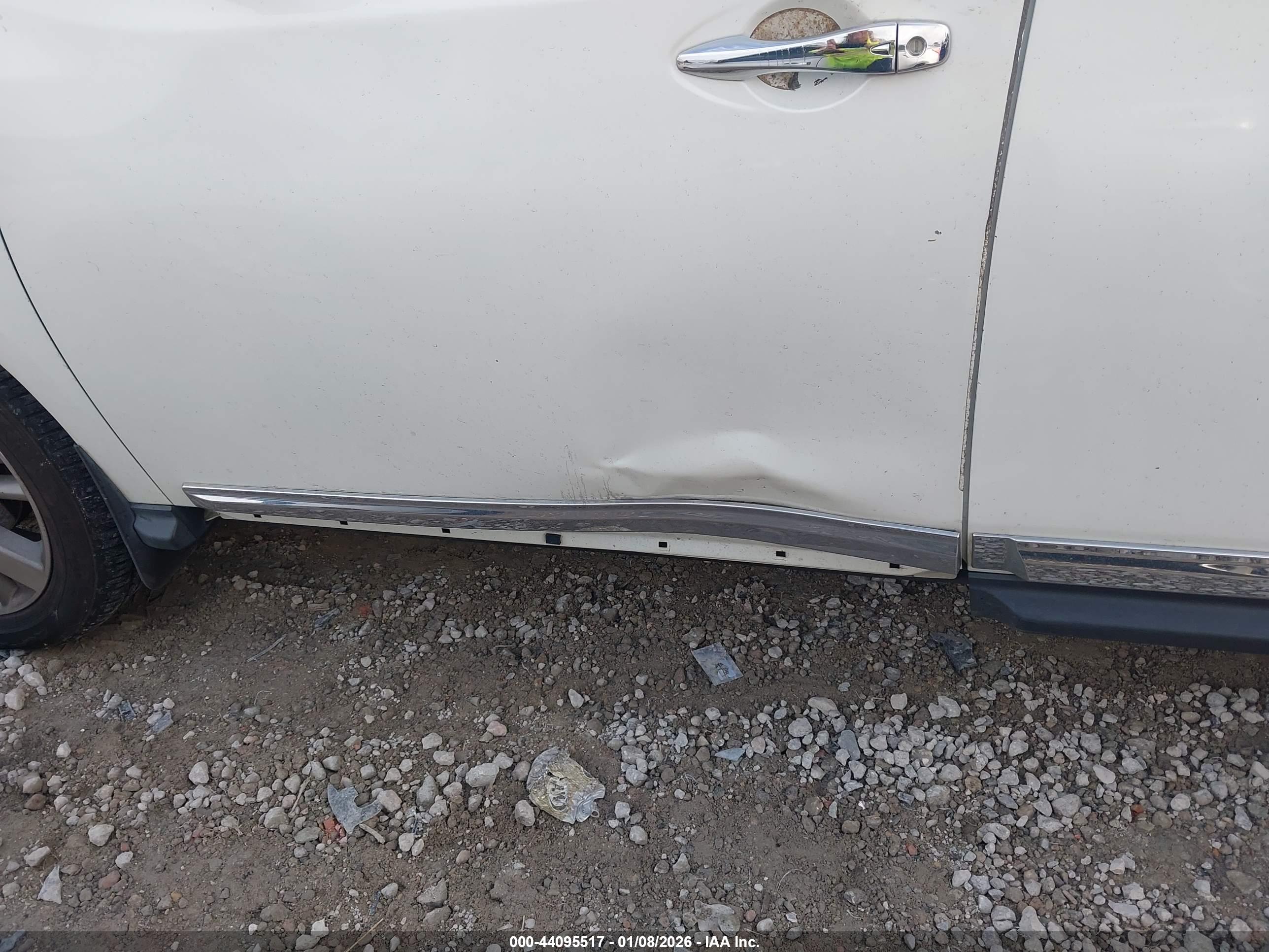 NISSAN PATHFINDER image 6