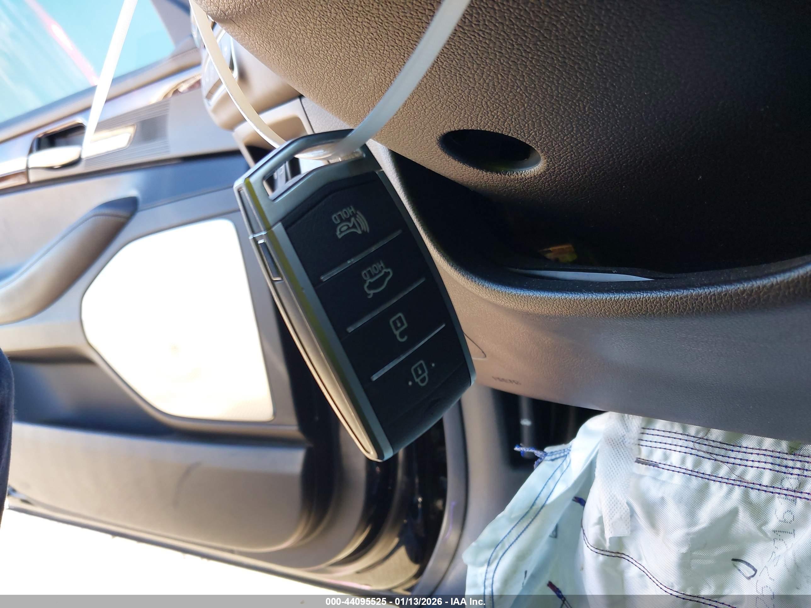 GENESIS G90 image 11