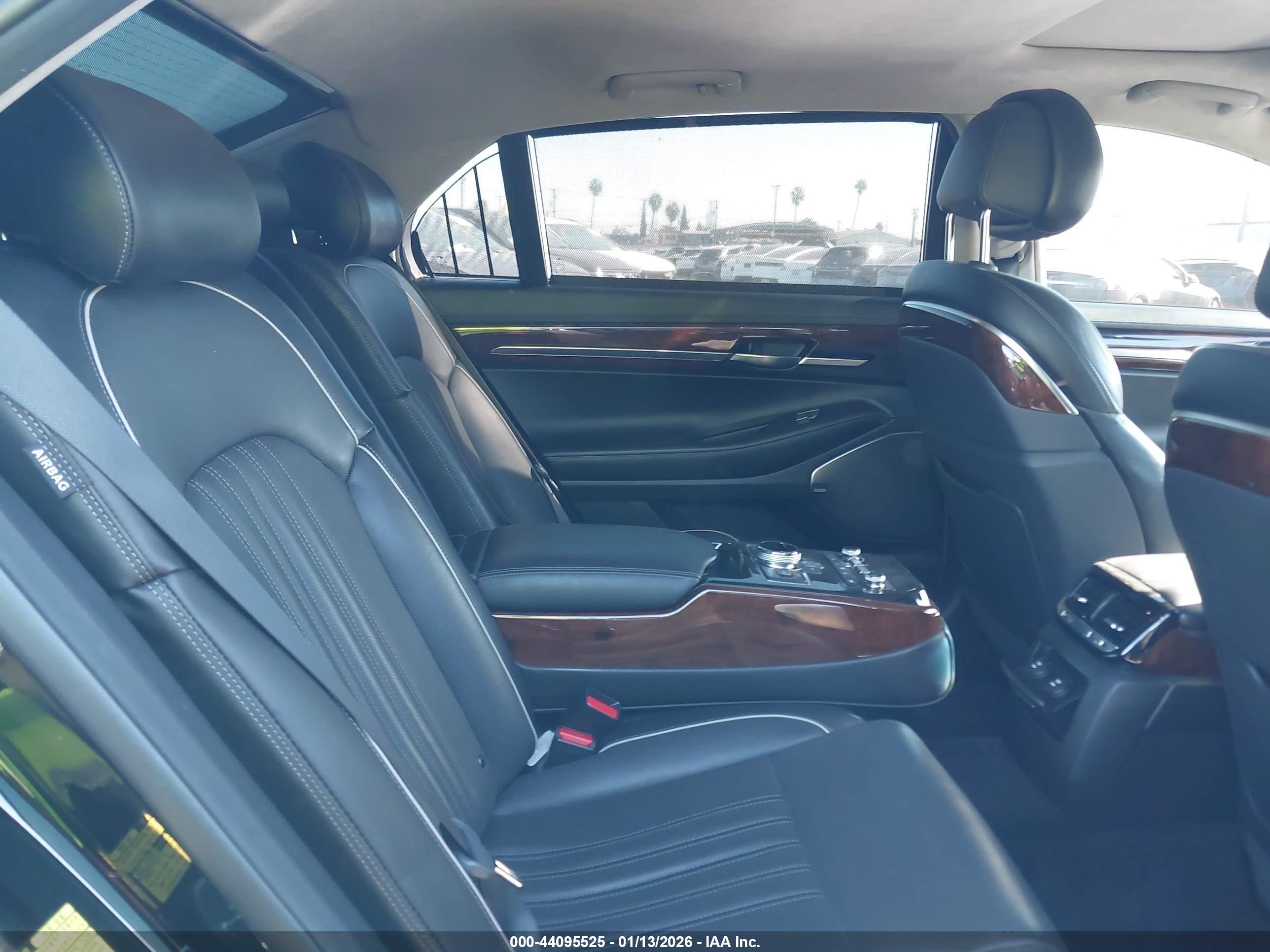 GENESIS G90 image 8