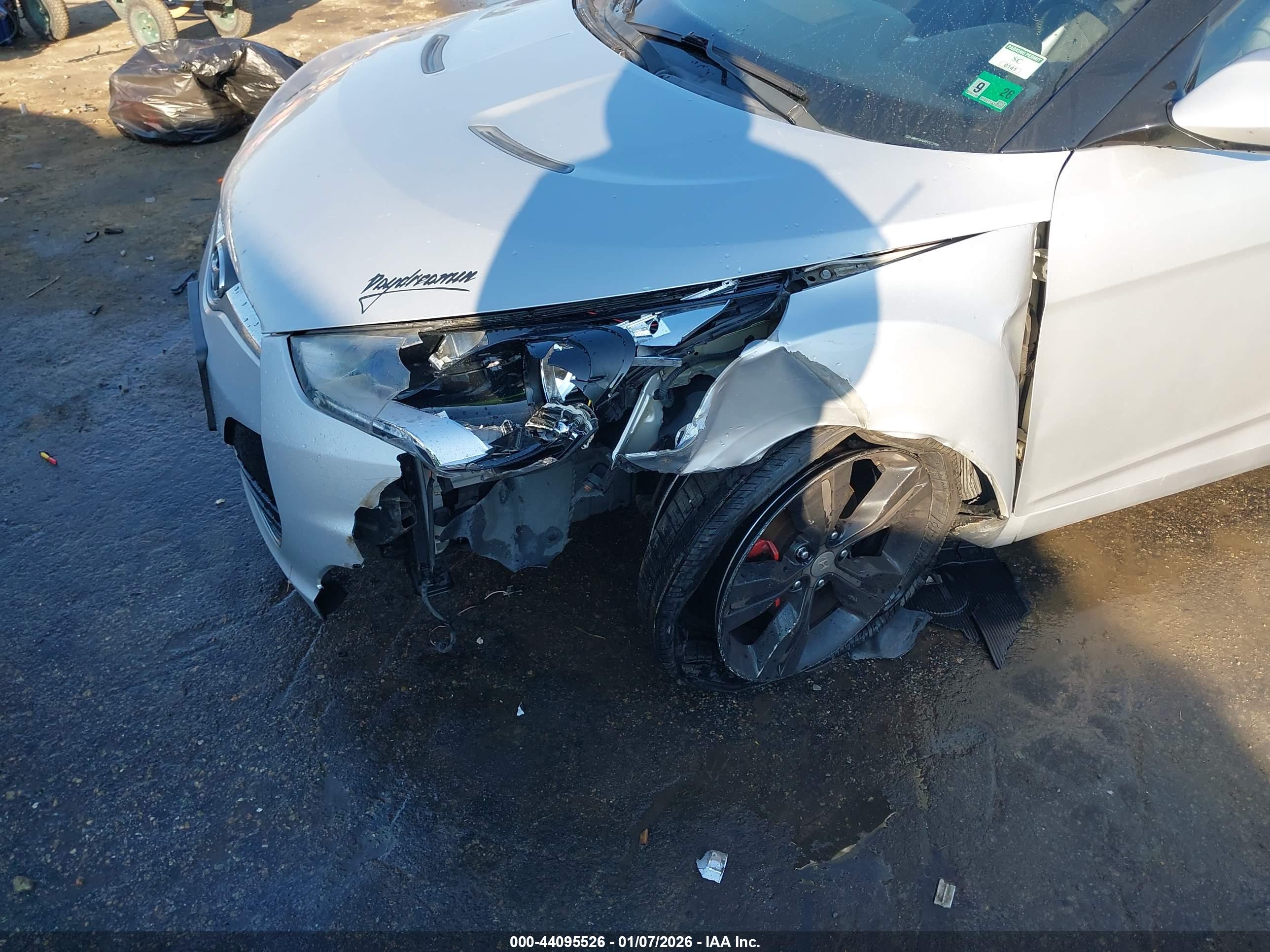 HYUNDAI VELOSTER image 6