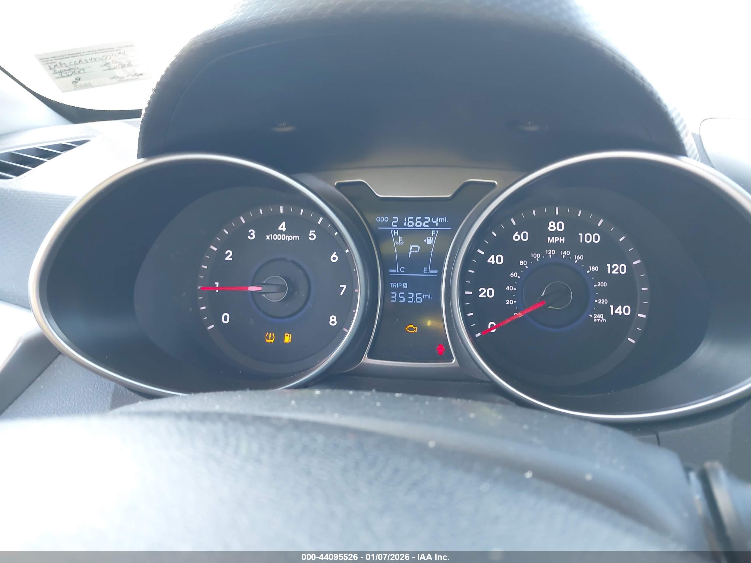 HYUNDAI VELOSTER image 7