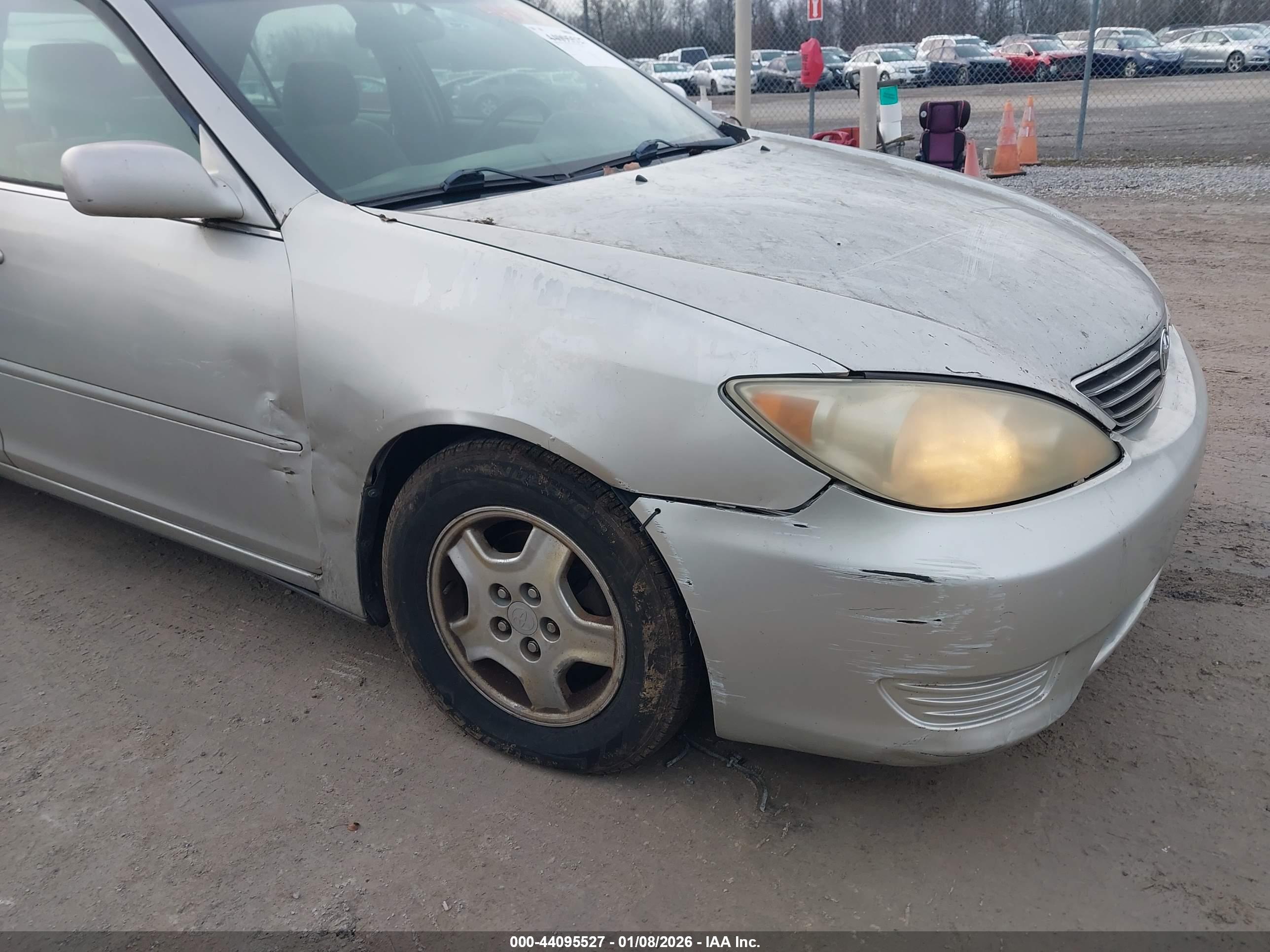 TOYOTA CAMRY image 6