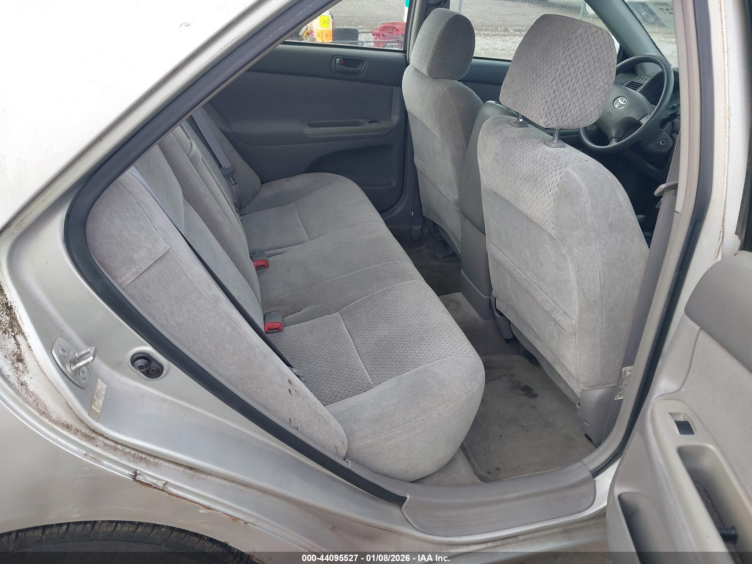 TOYOTA CAMRY image 8