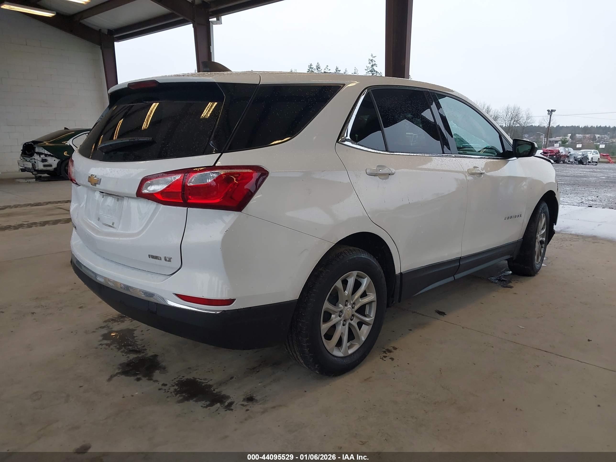 CHEVROLET EQUINOX image 4