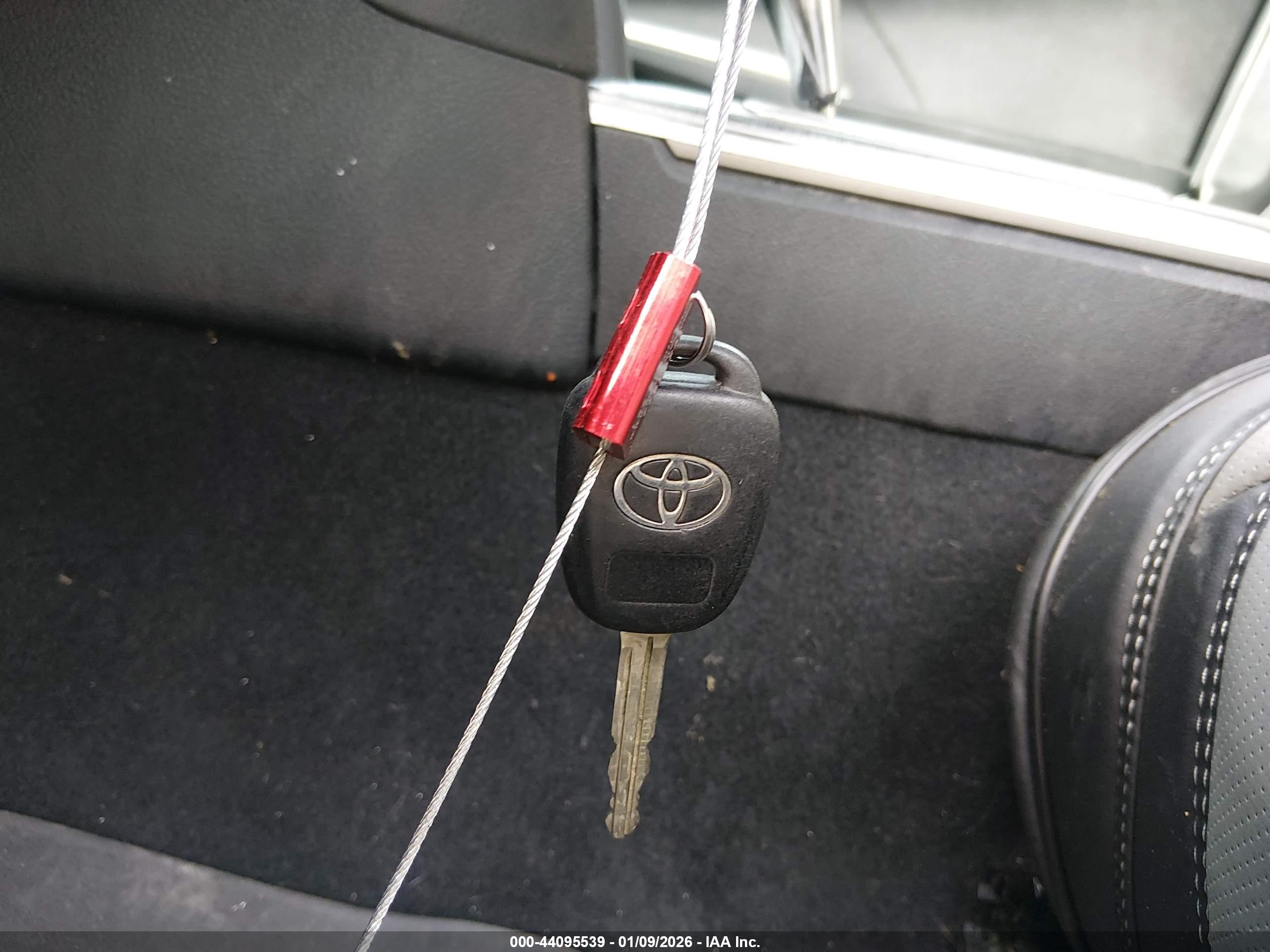 TOYOTA CAMRY image 11