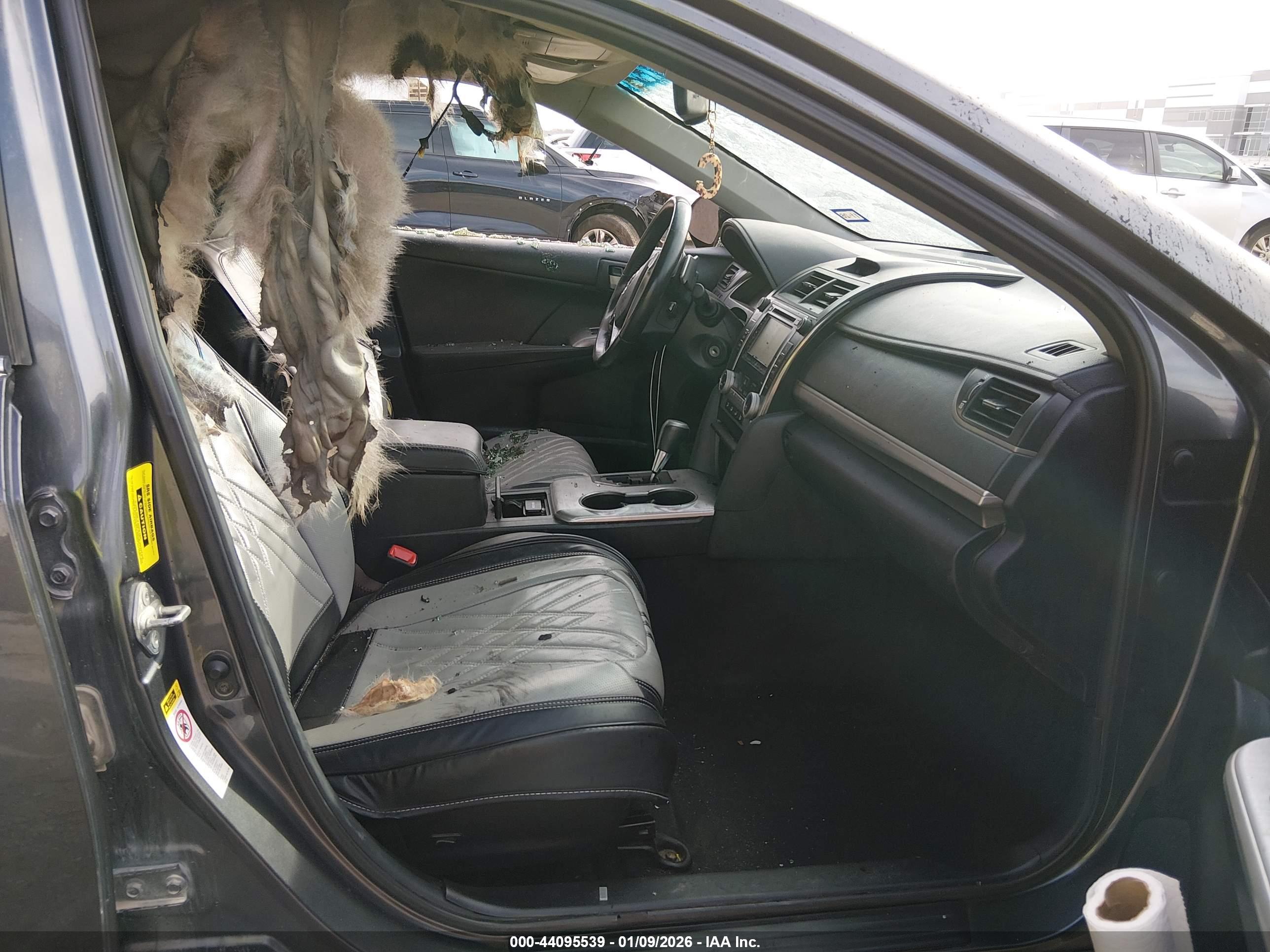 TOYOTA CAMRY image 5