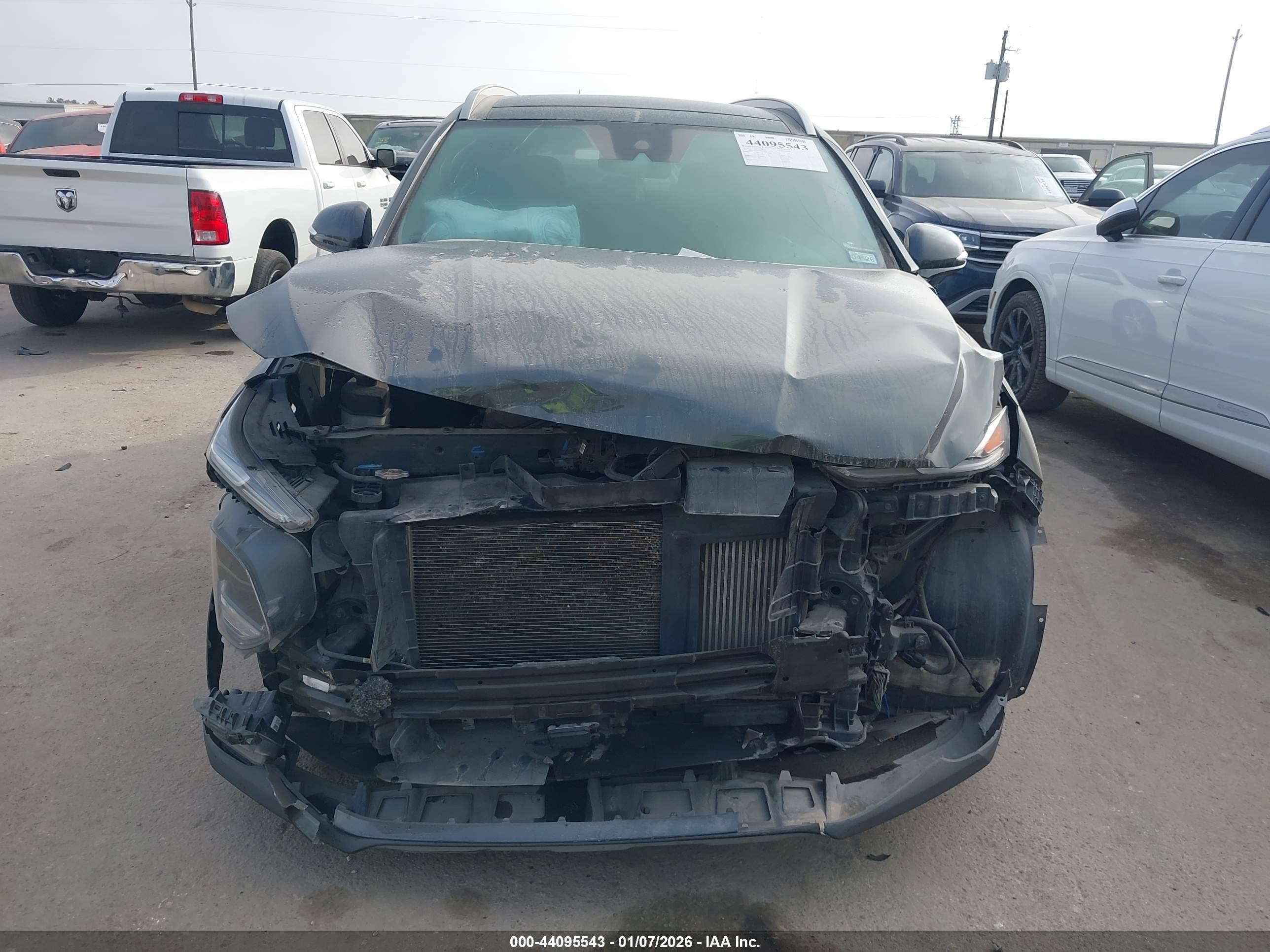 HYUNDAI SANTA image 6