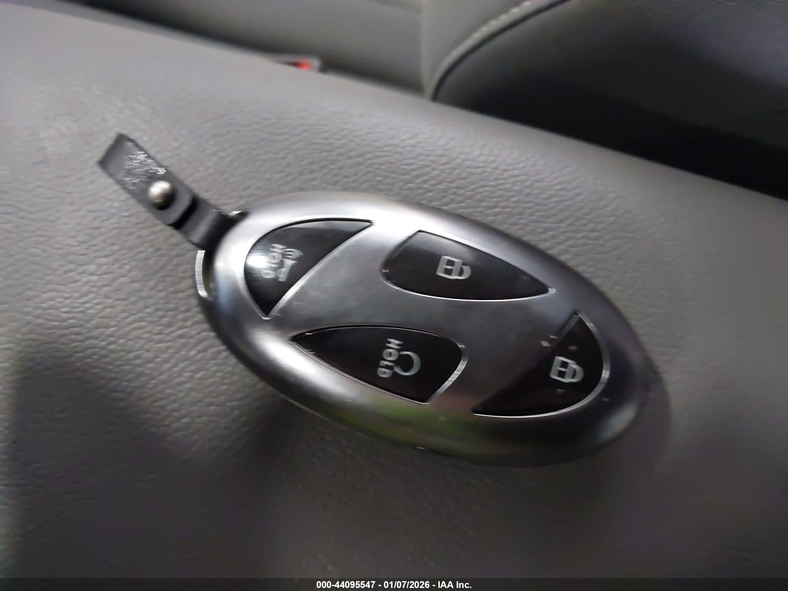 HYUNDAI ELANTRA image 11