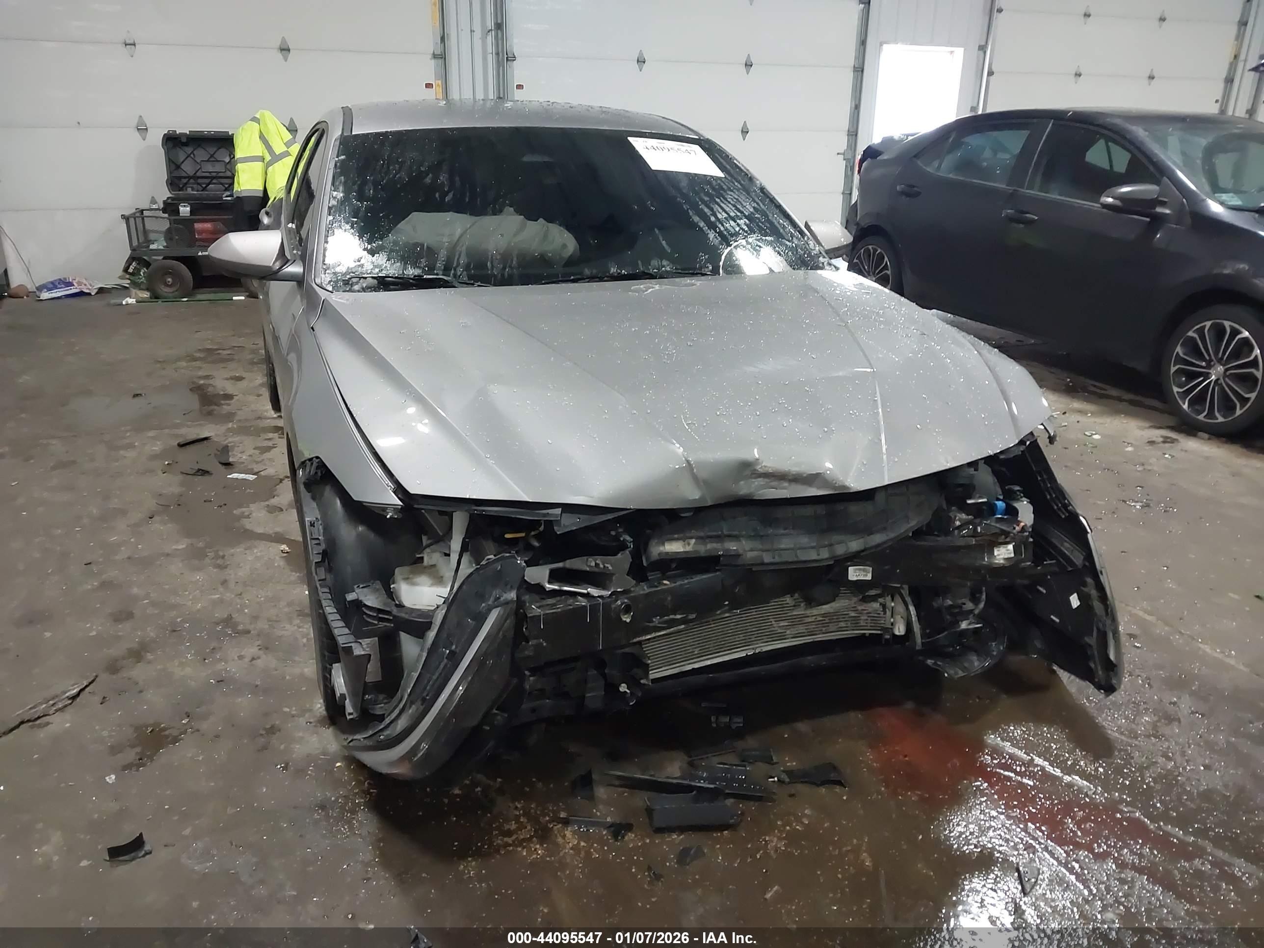 HYUNDAI ELANTRA image 6