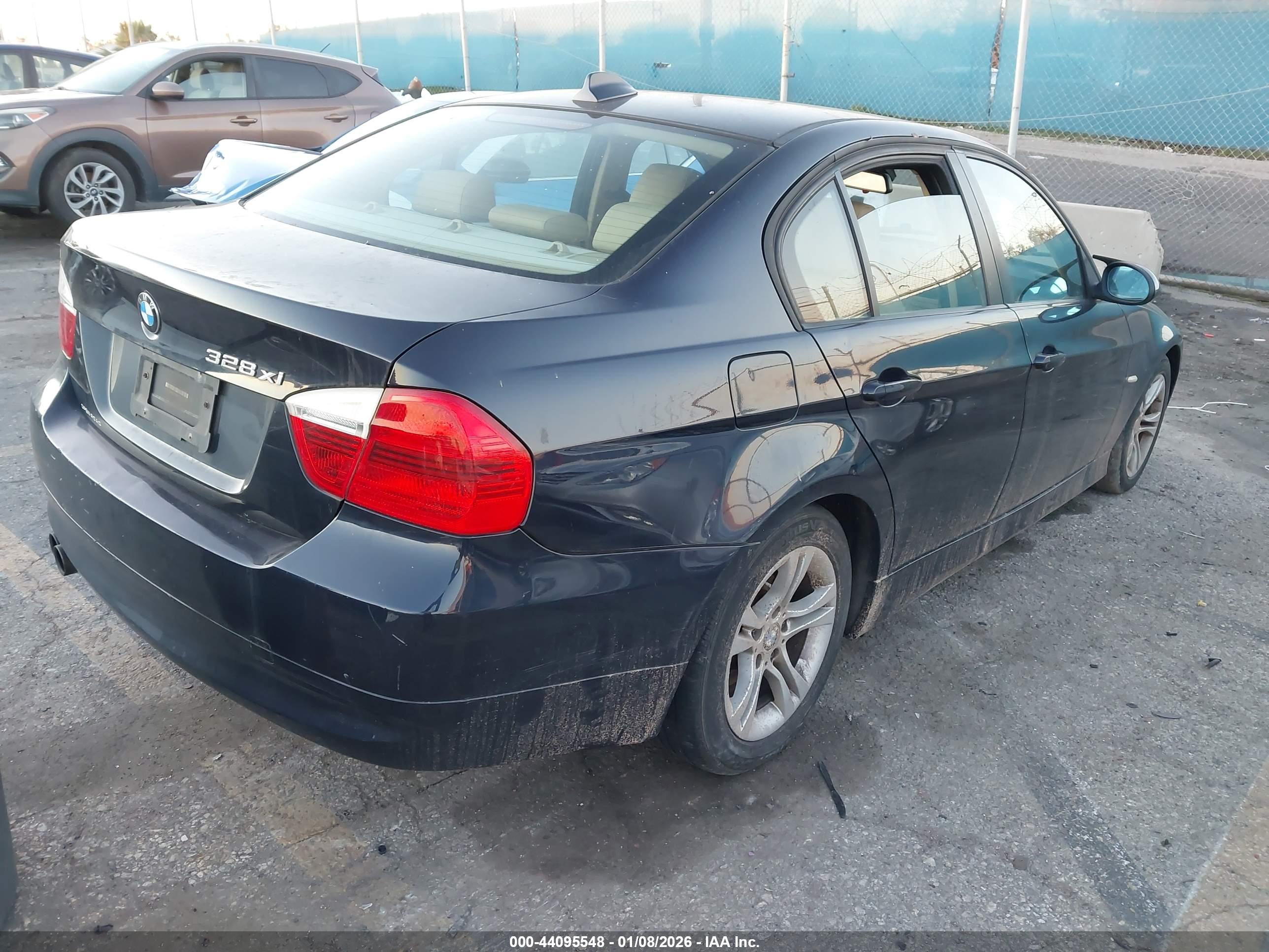 BMW 328XI image 4