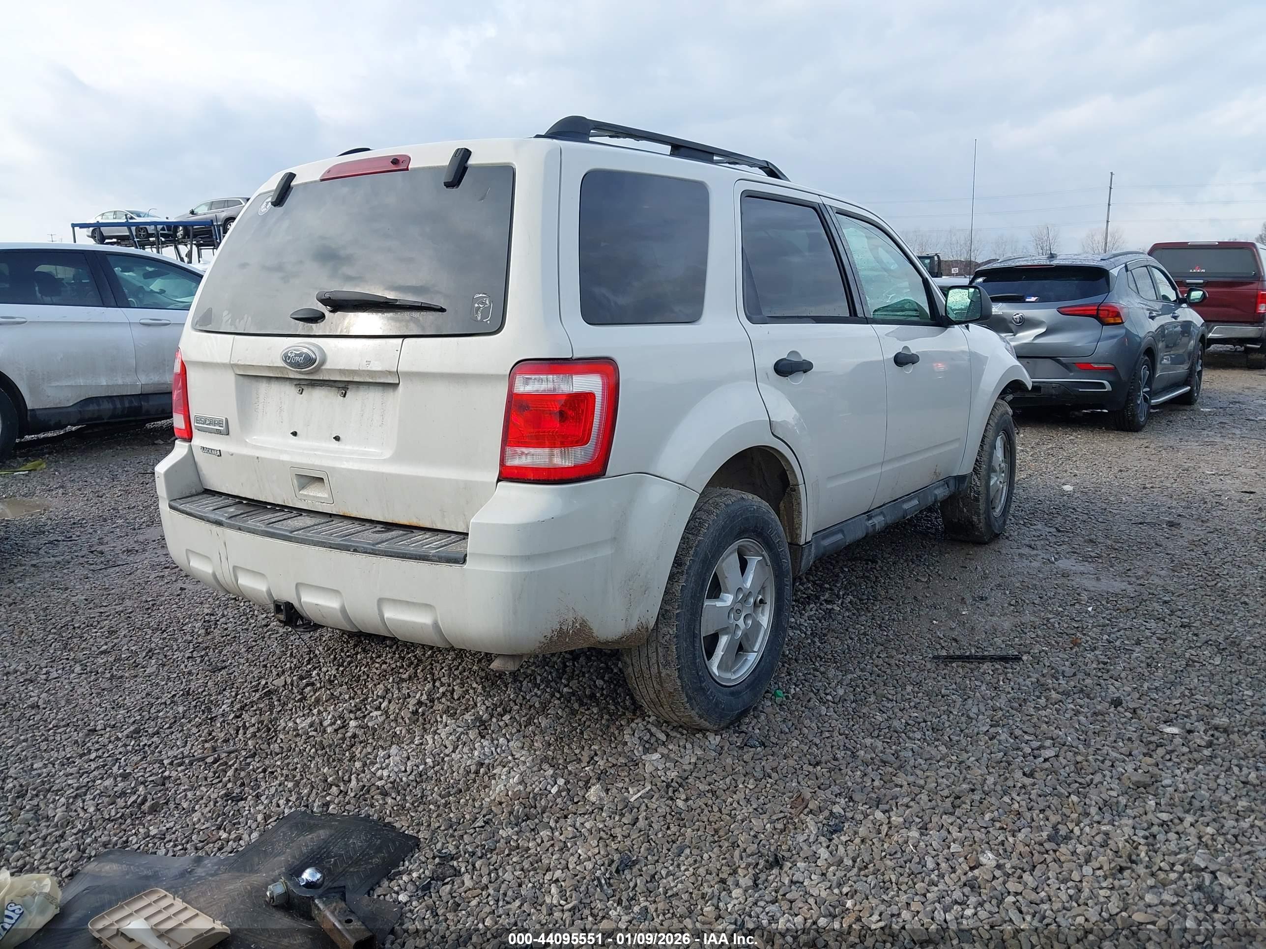 FORD ESCAPE image 4
