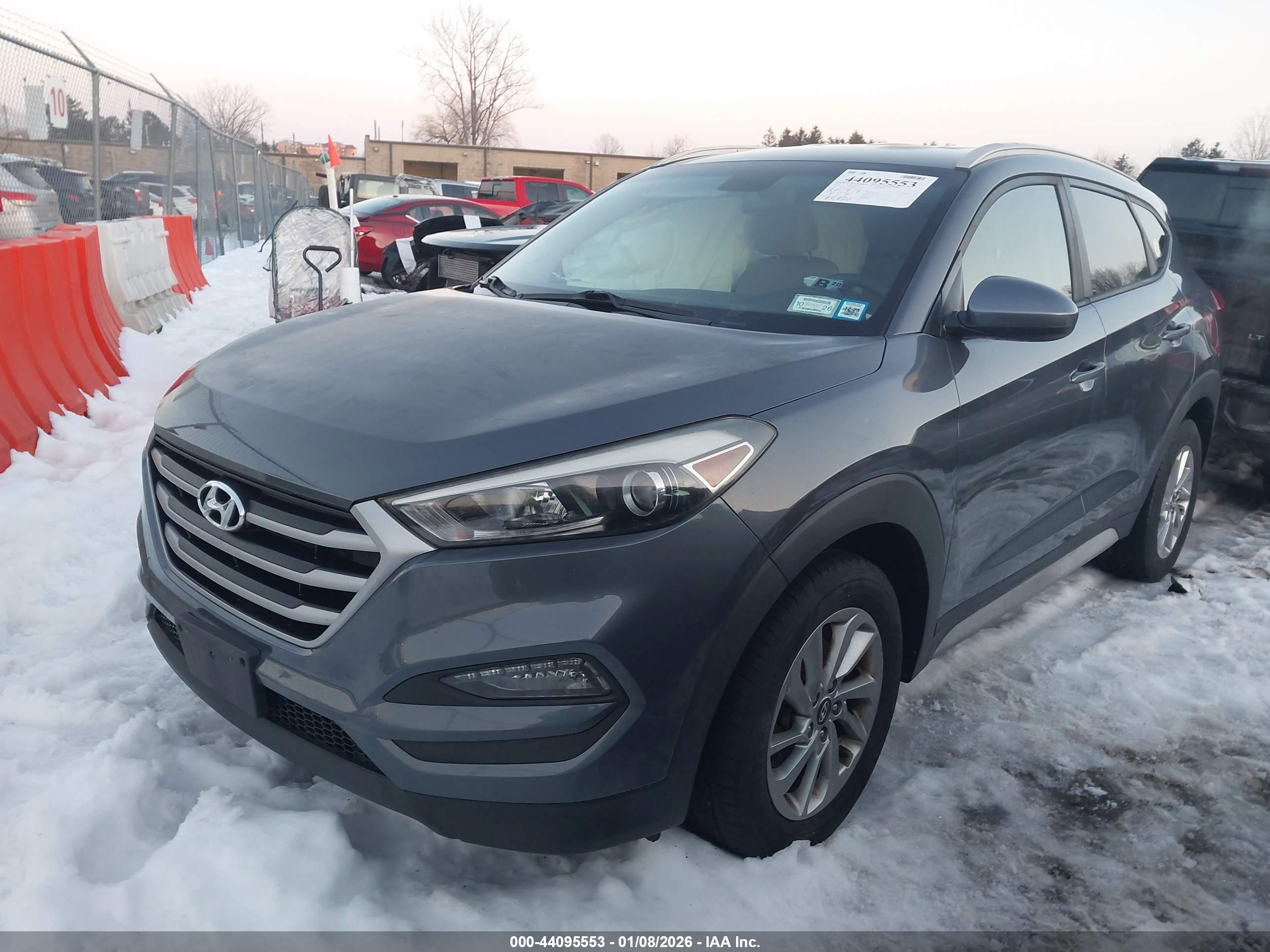 HYUNDAI TUCSON image 2