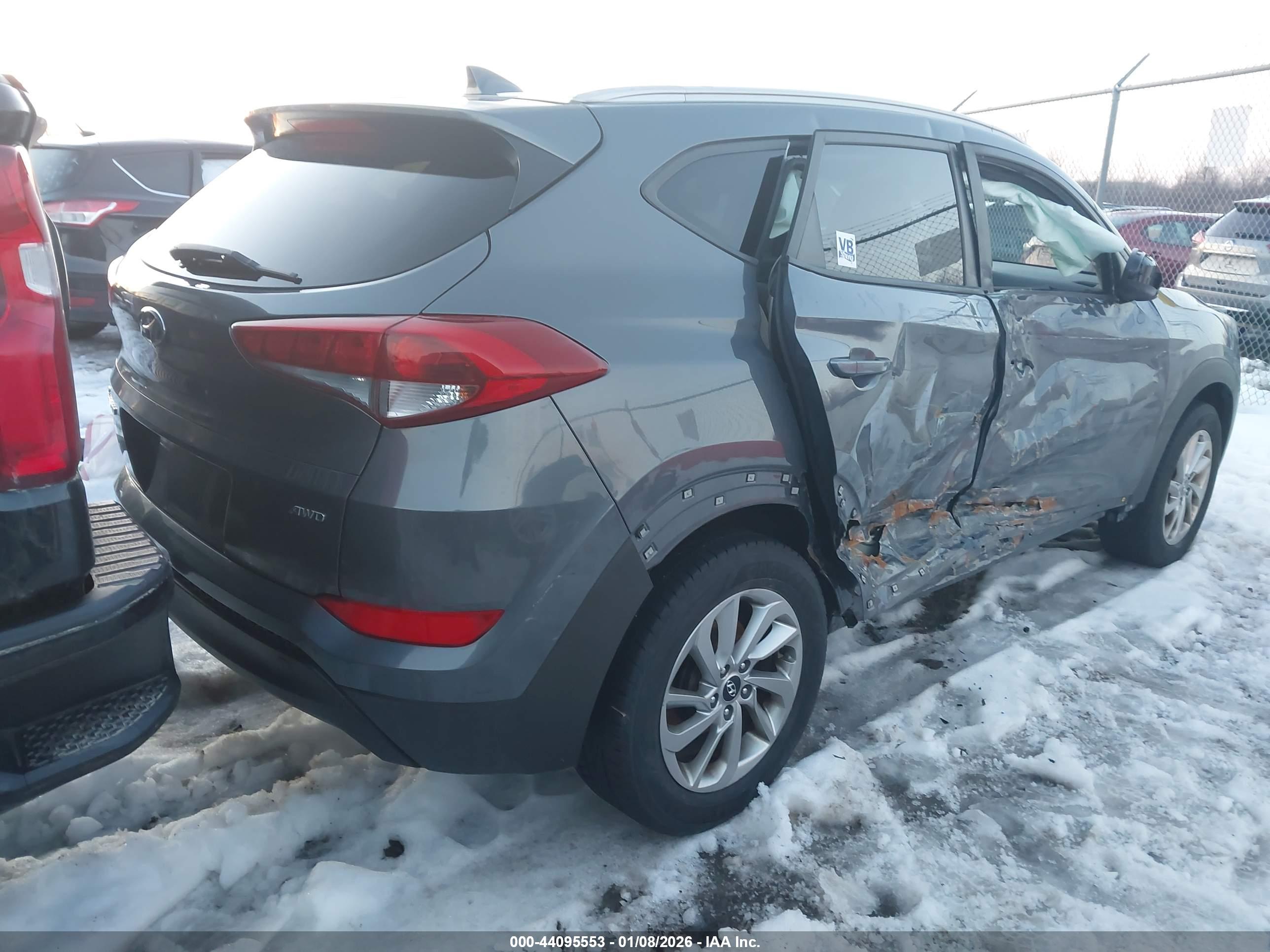 HYUNDAI TUCSON image 4