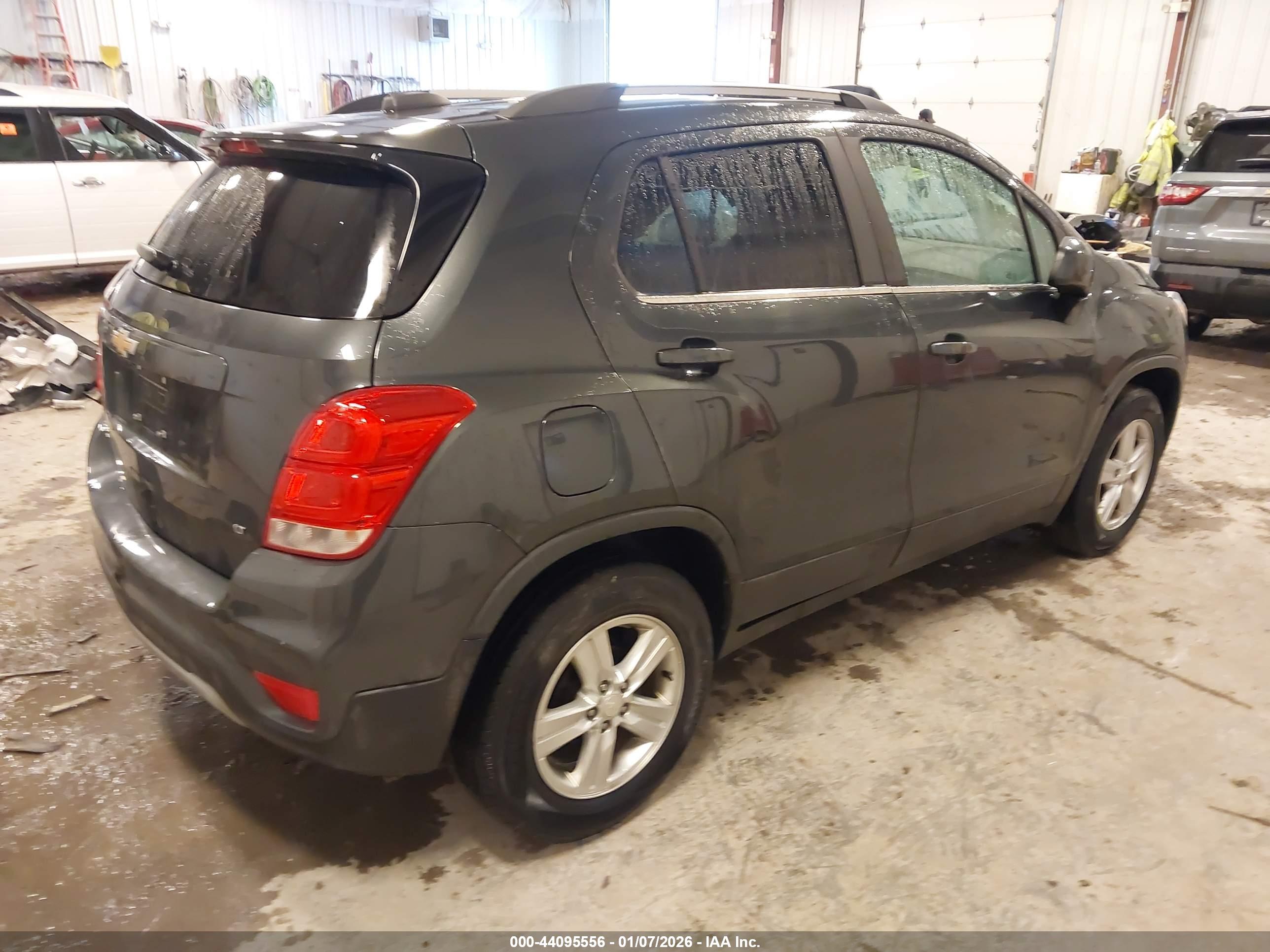 CHEVROLET TRAX image 4