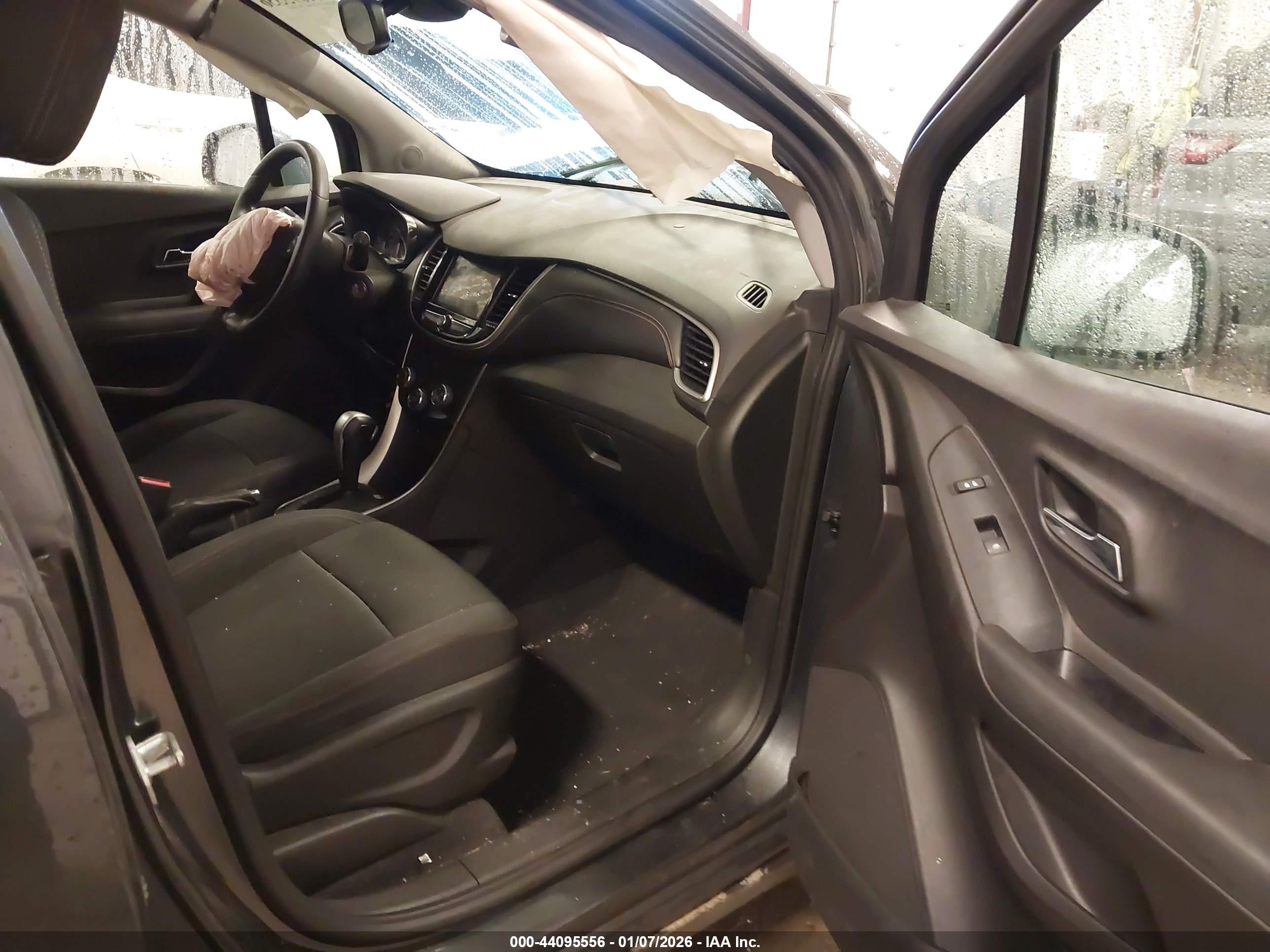 CHEVROLET TRAX image 5