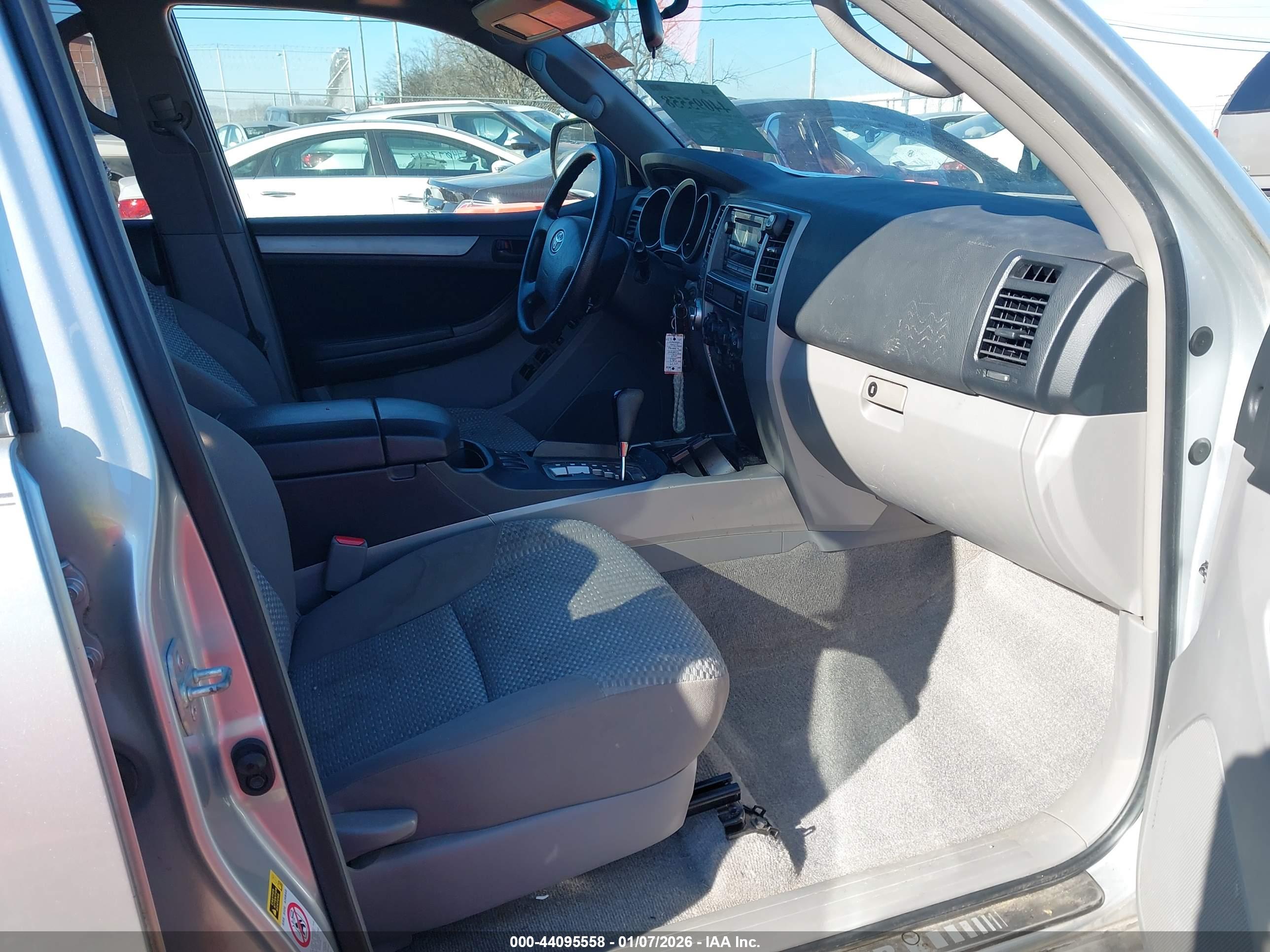 TOYOTA 4RUNNER image 5
