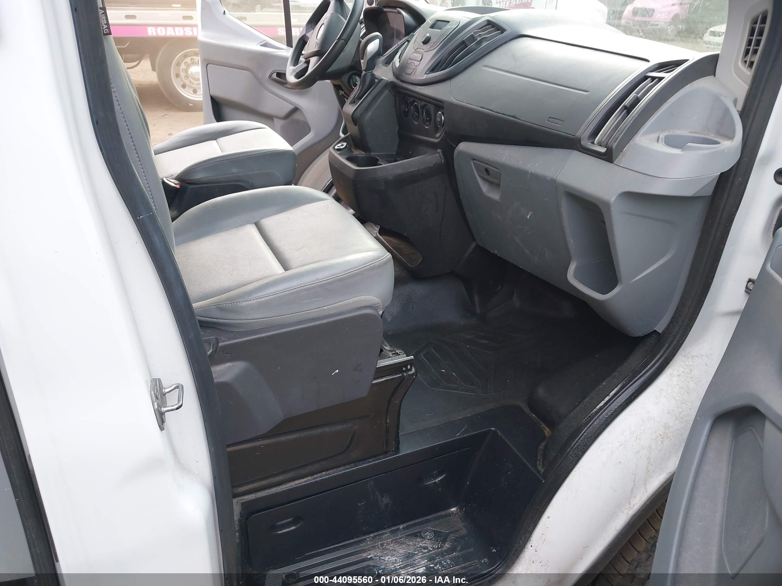 FORD TRANSIT-250 image 5