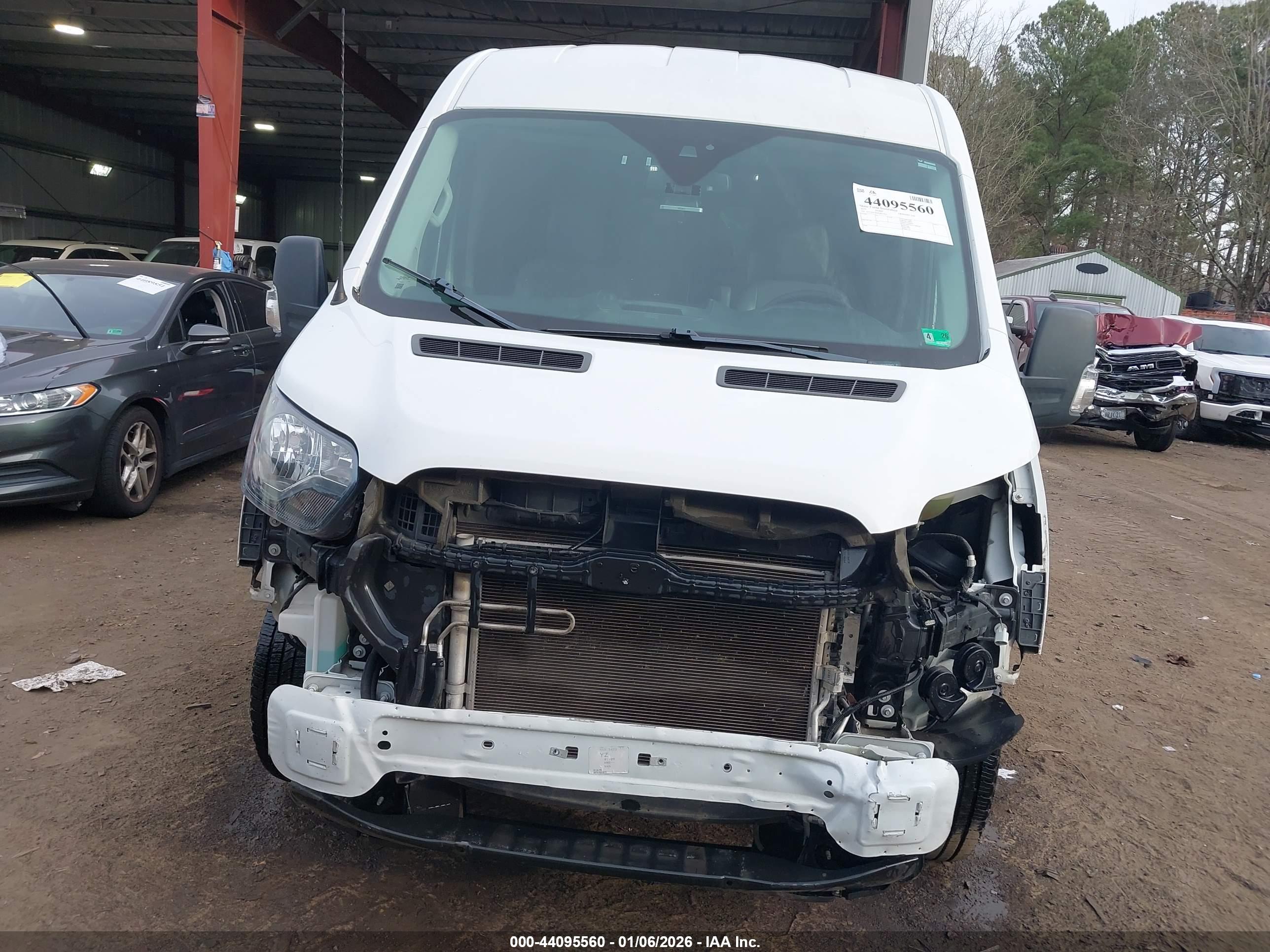 FORD TRANSIT-250 image 6
