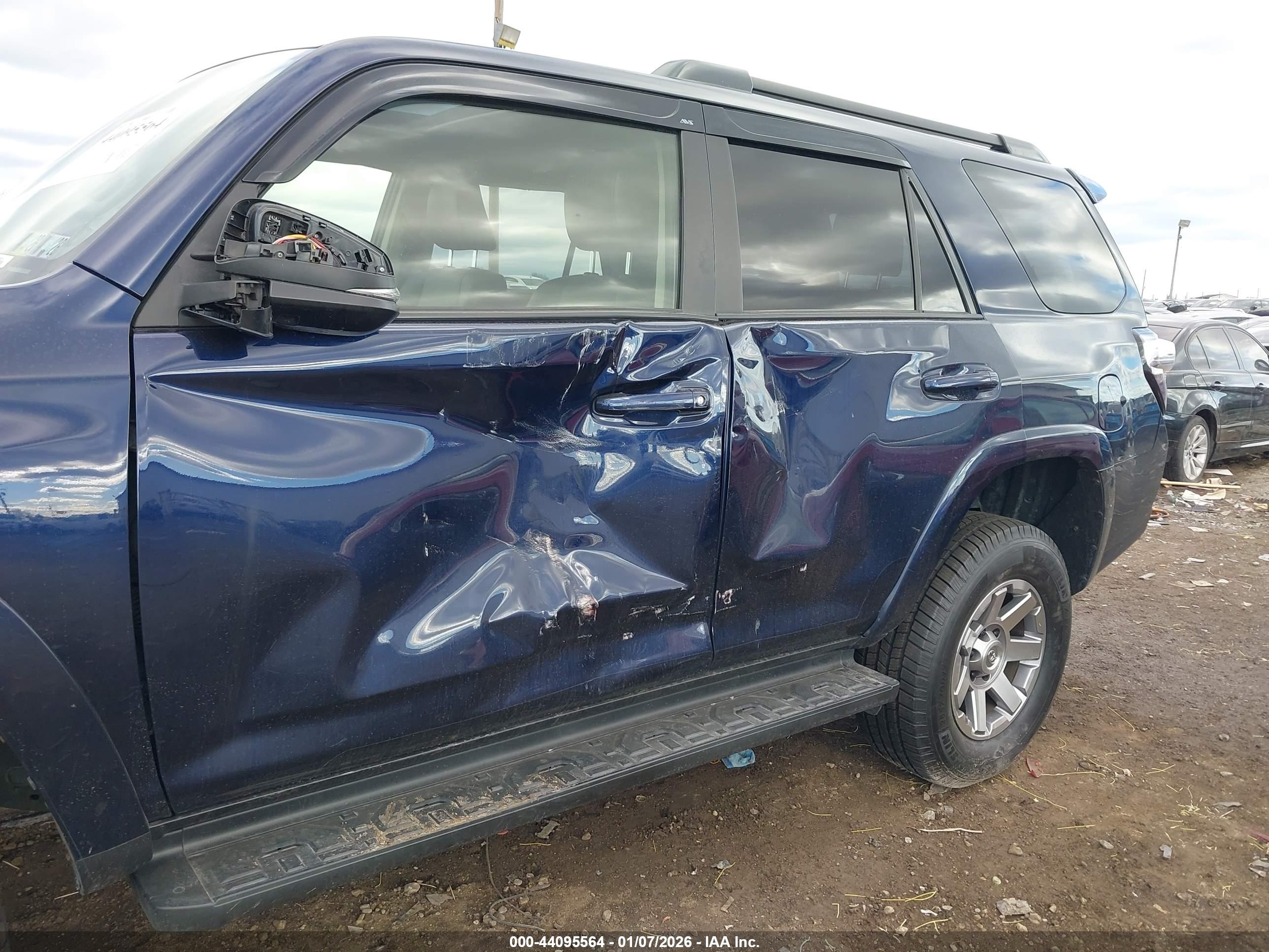 TOYOTA 4RUNNER image 6