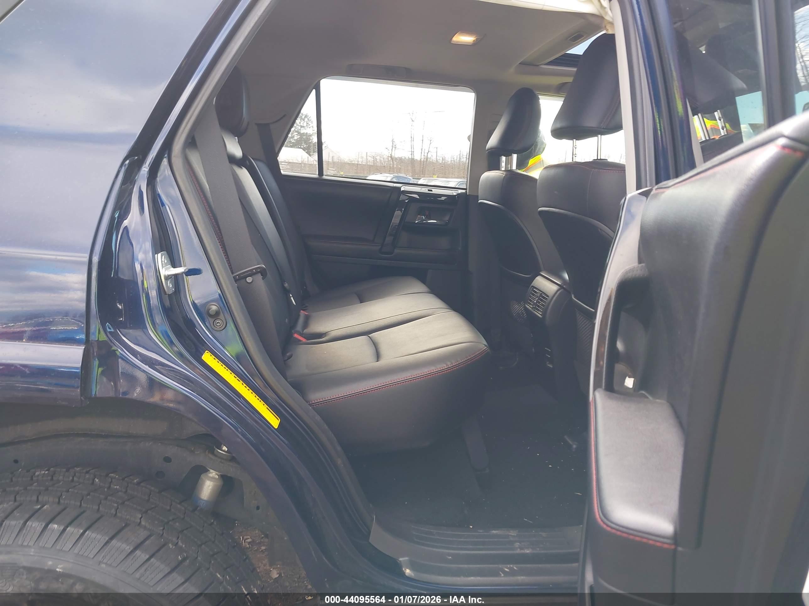 TOYOTA 4RUNNER image 8
