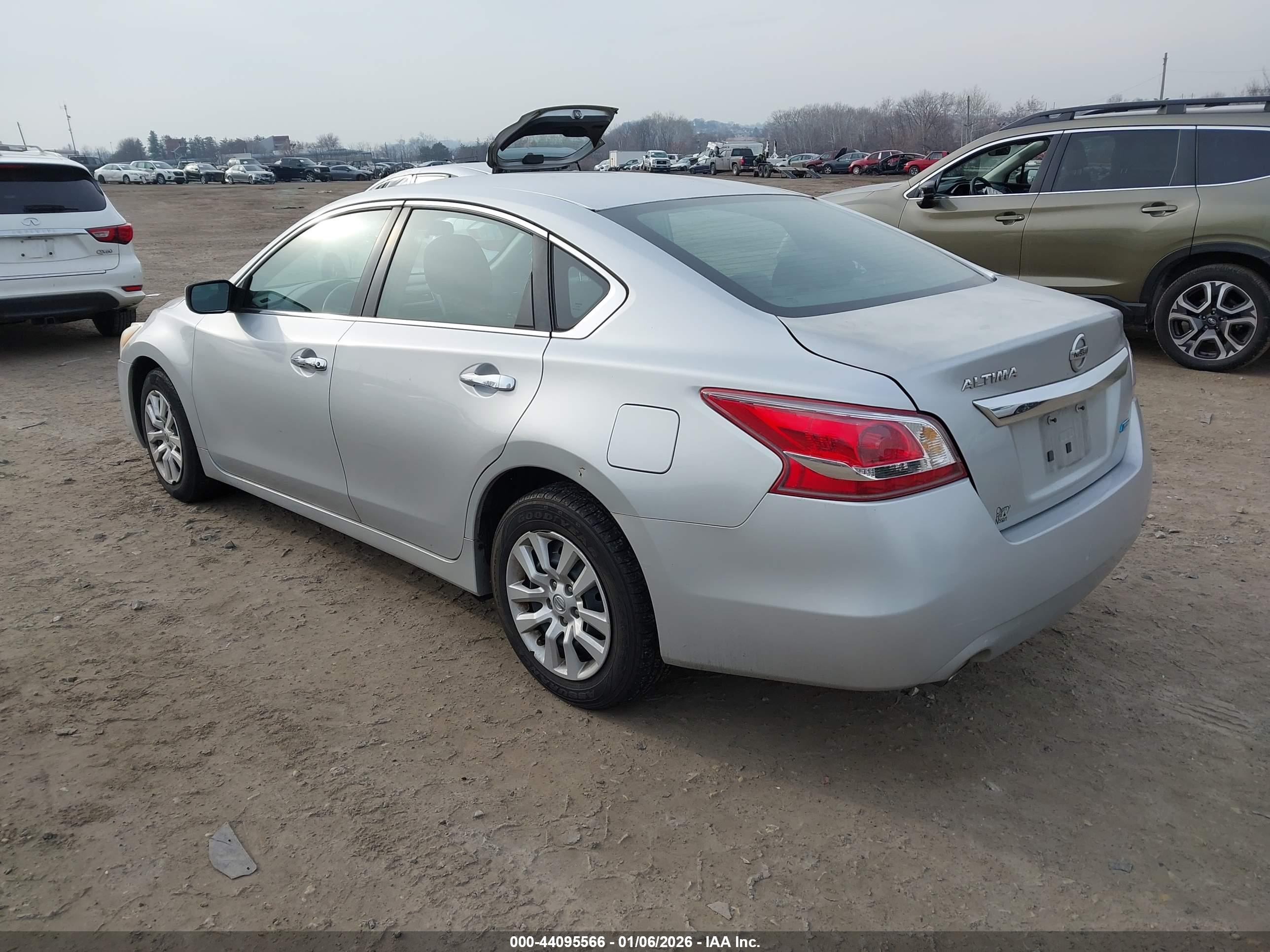 NISSAN ALTIMA image 3