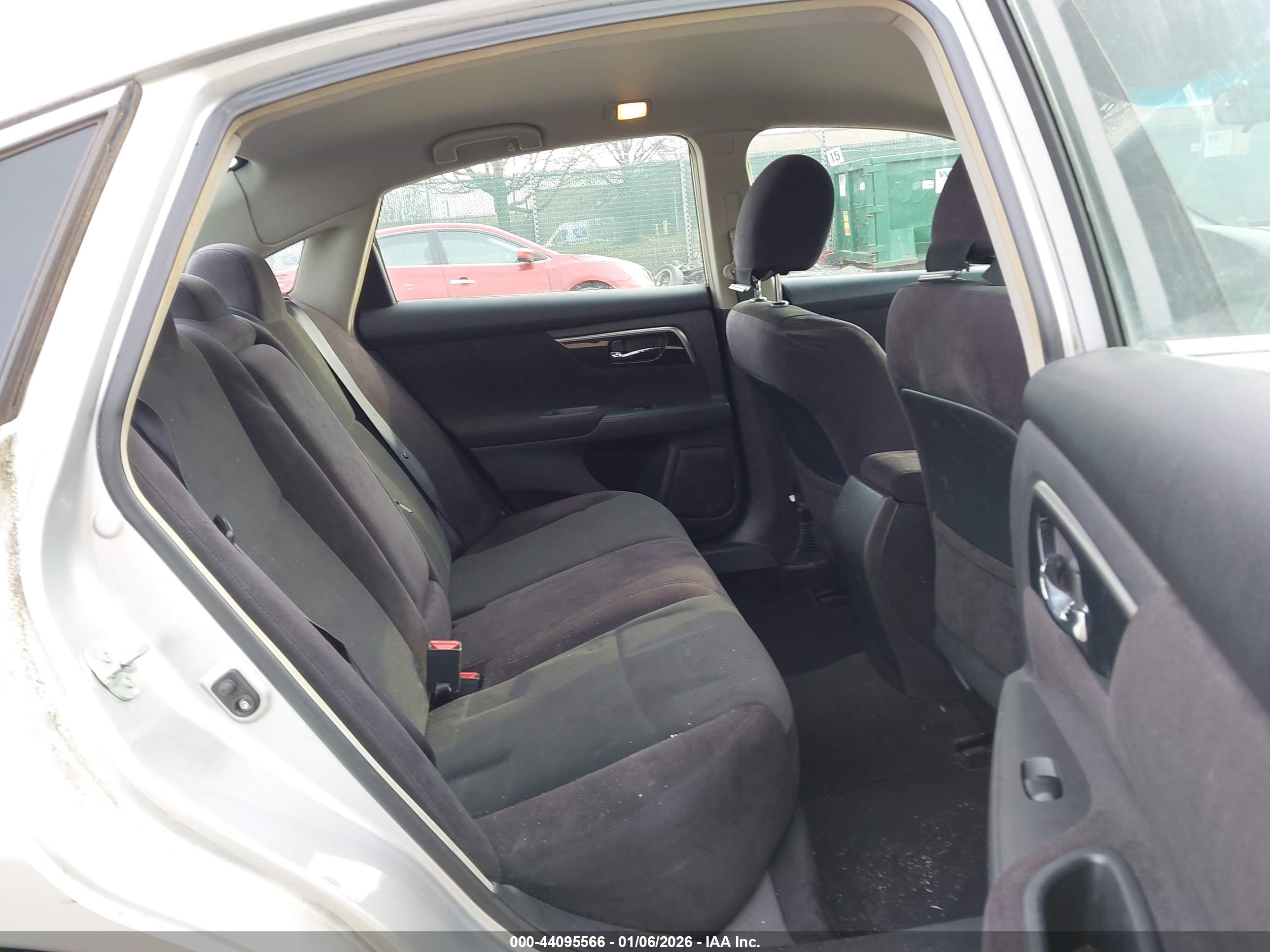 NISSAN ALTIMA image 8