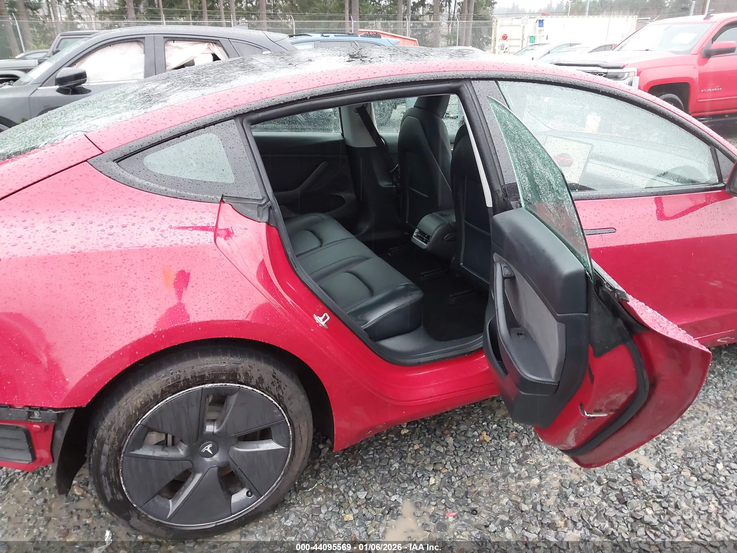 TESLA MODEL image 8