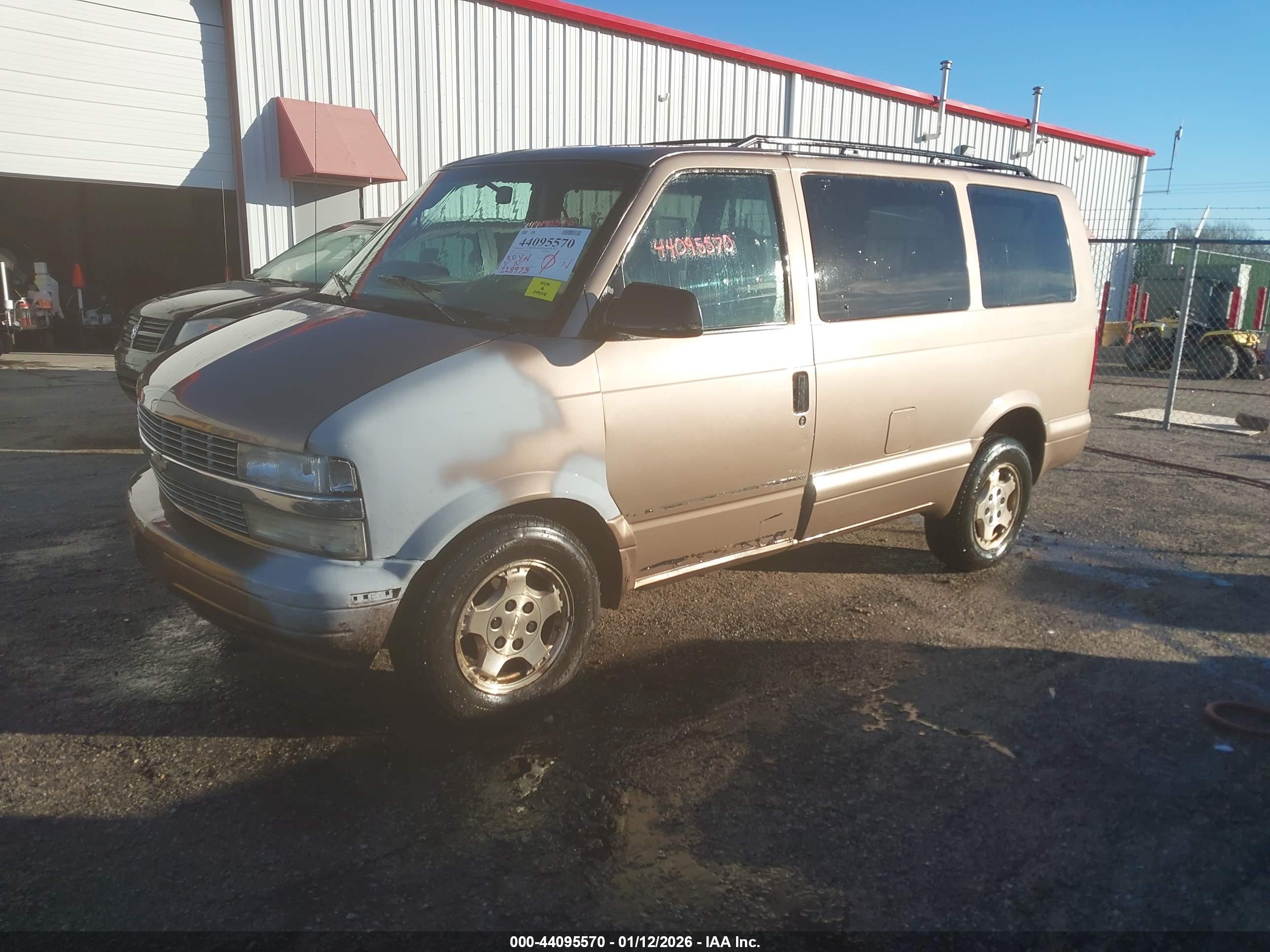 CHEVROLET ASTRO image 2