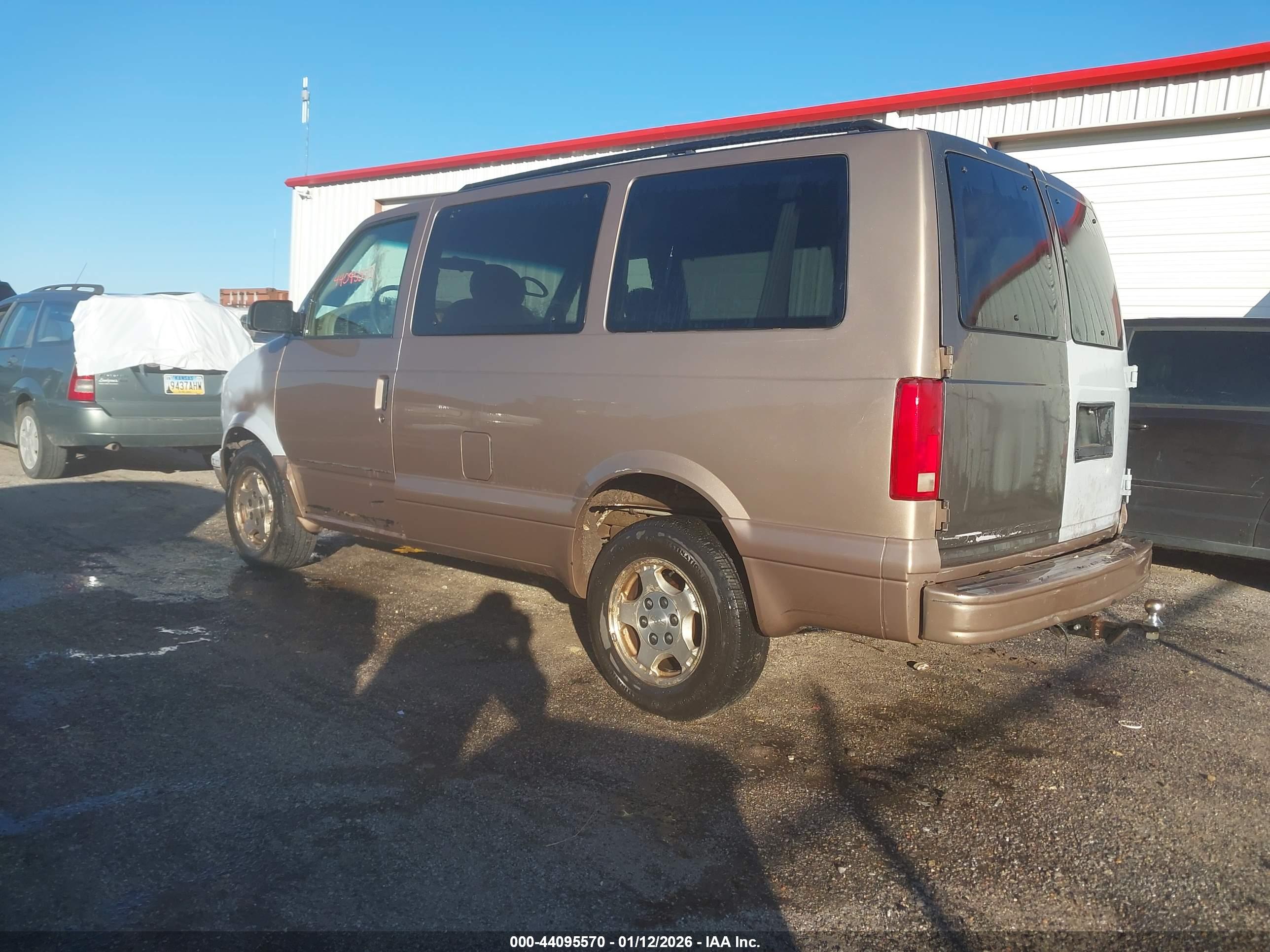CHEVROLET ASTRO image 3