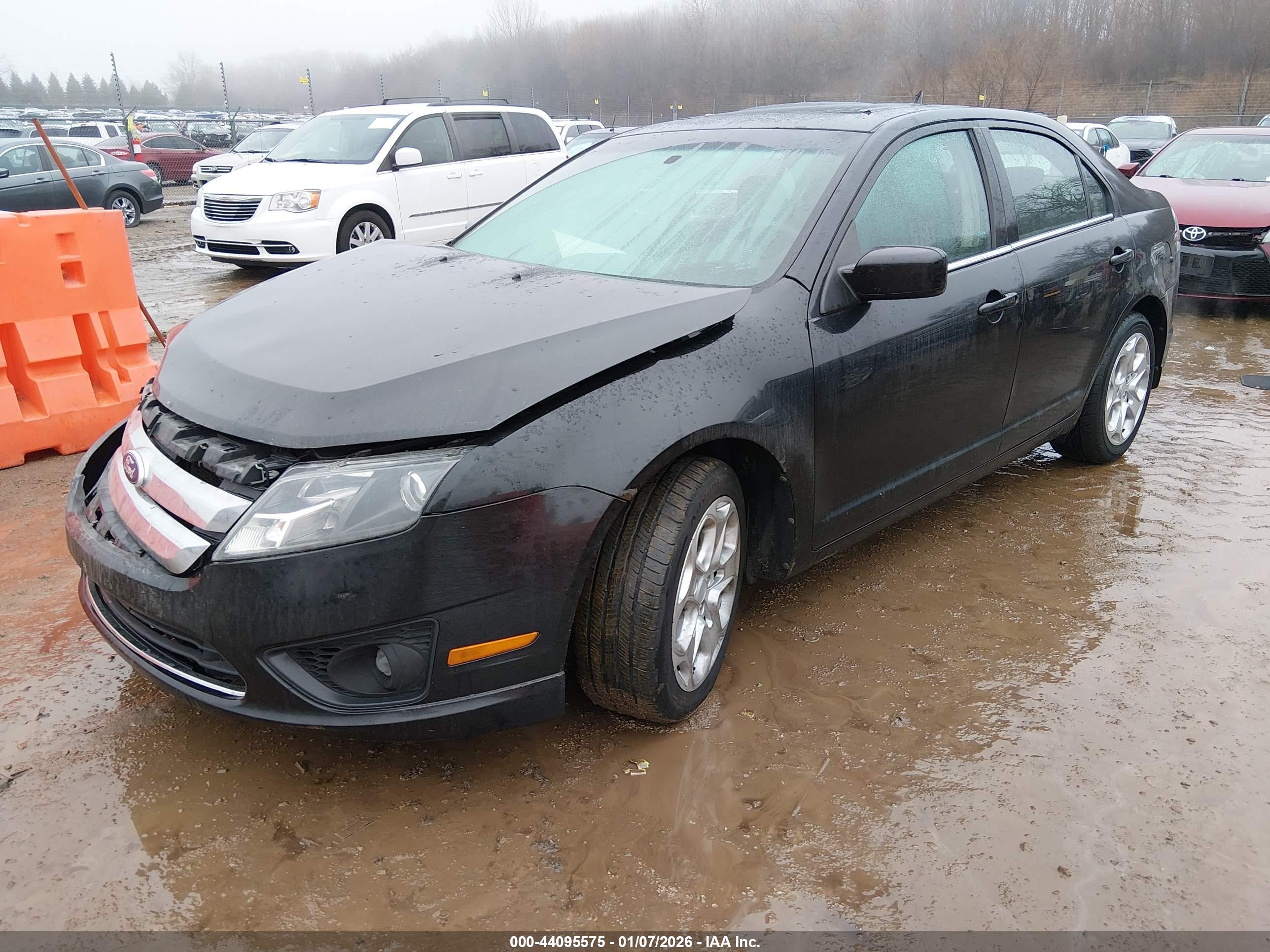 FORD FUSION image 2