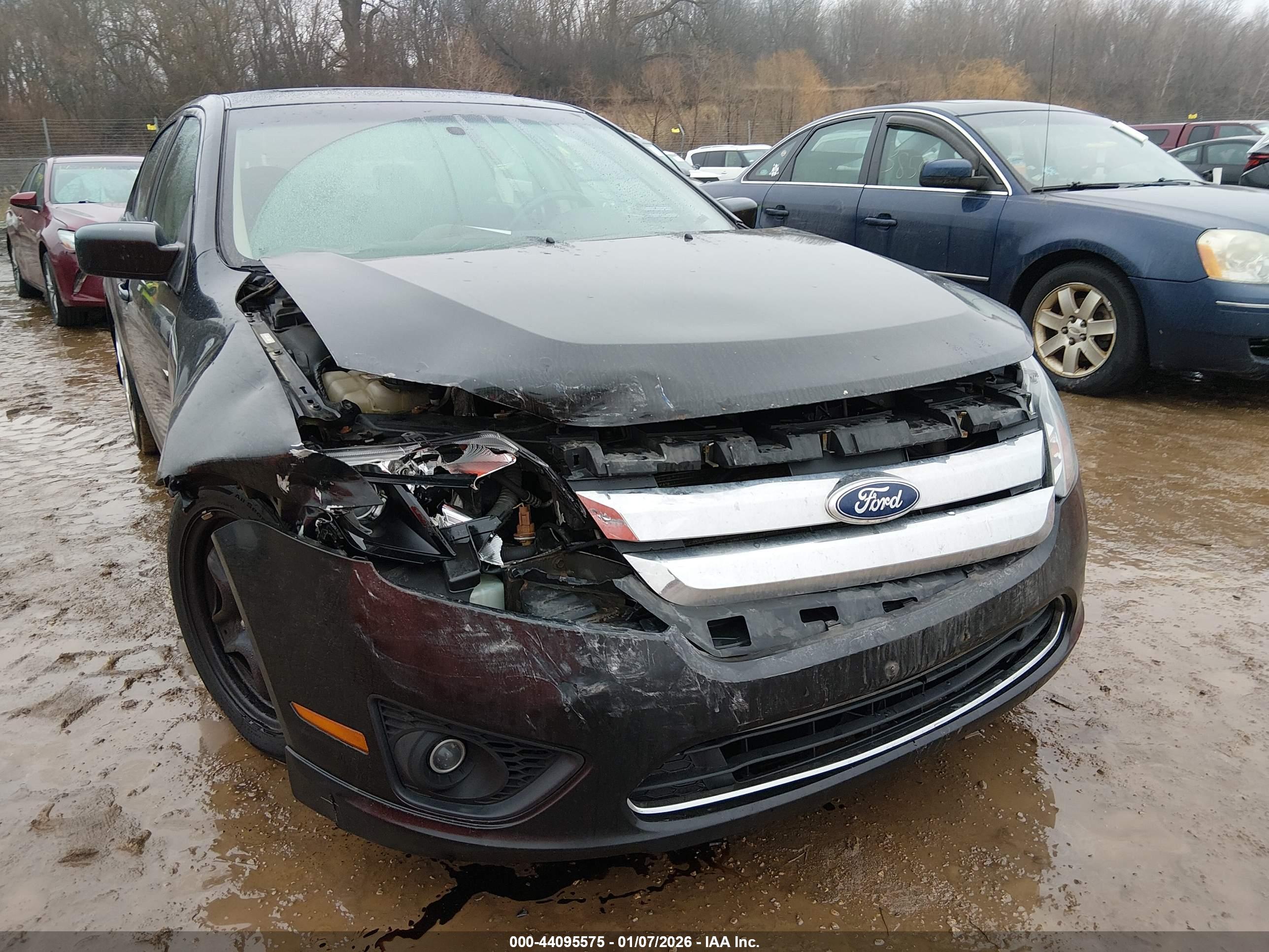 FORD FUSION image 6