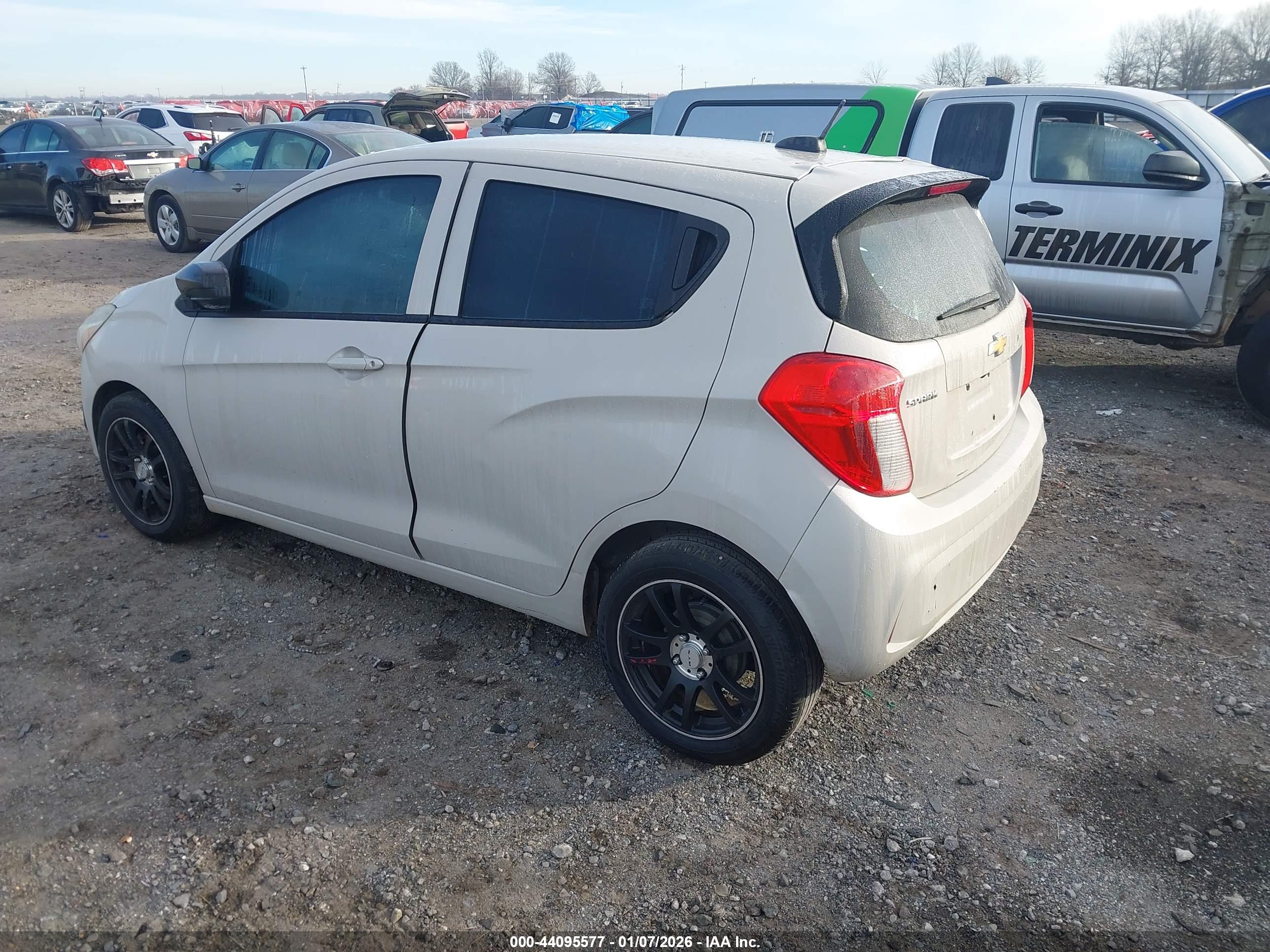 CHEVROLET SPARK image 3