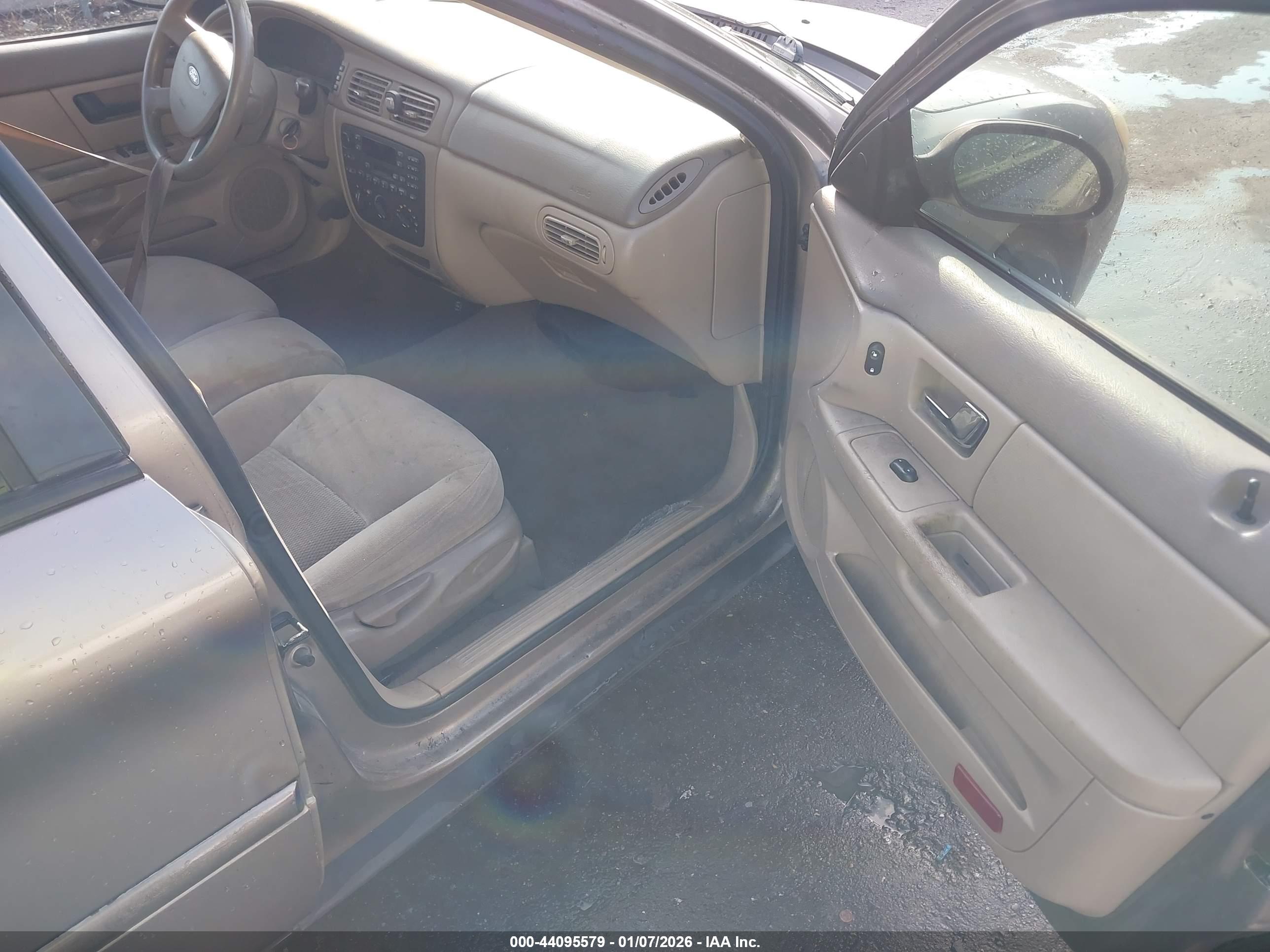 FORD TAURUS image 5