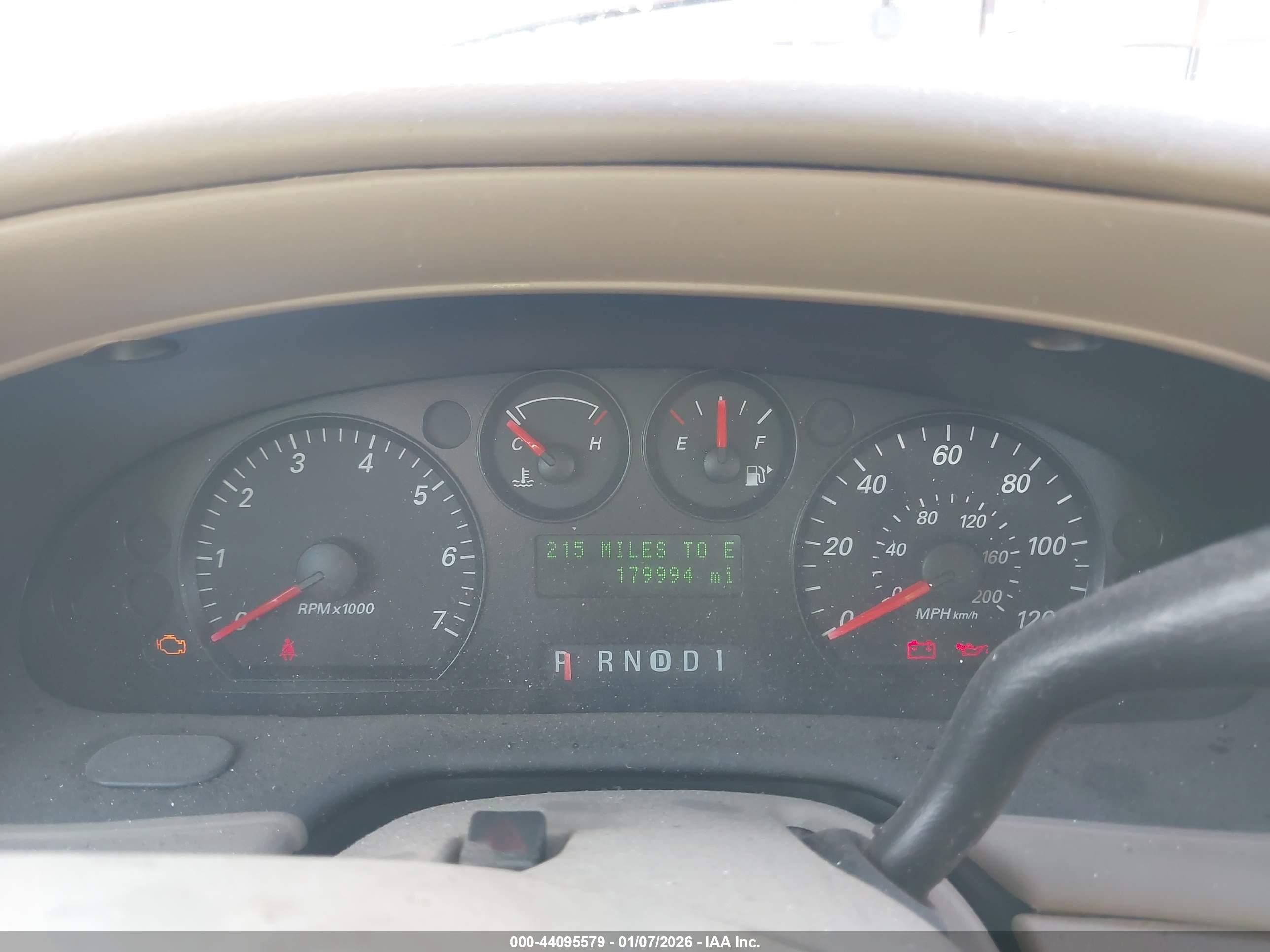 FORD TAURUS image 7