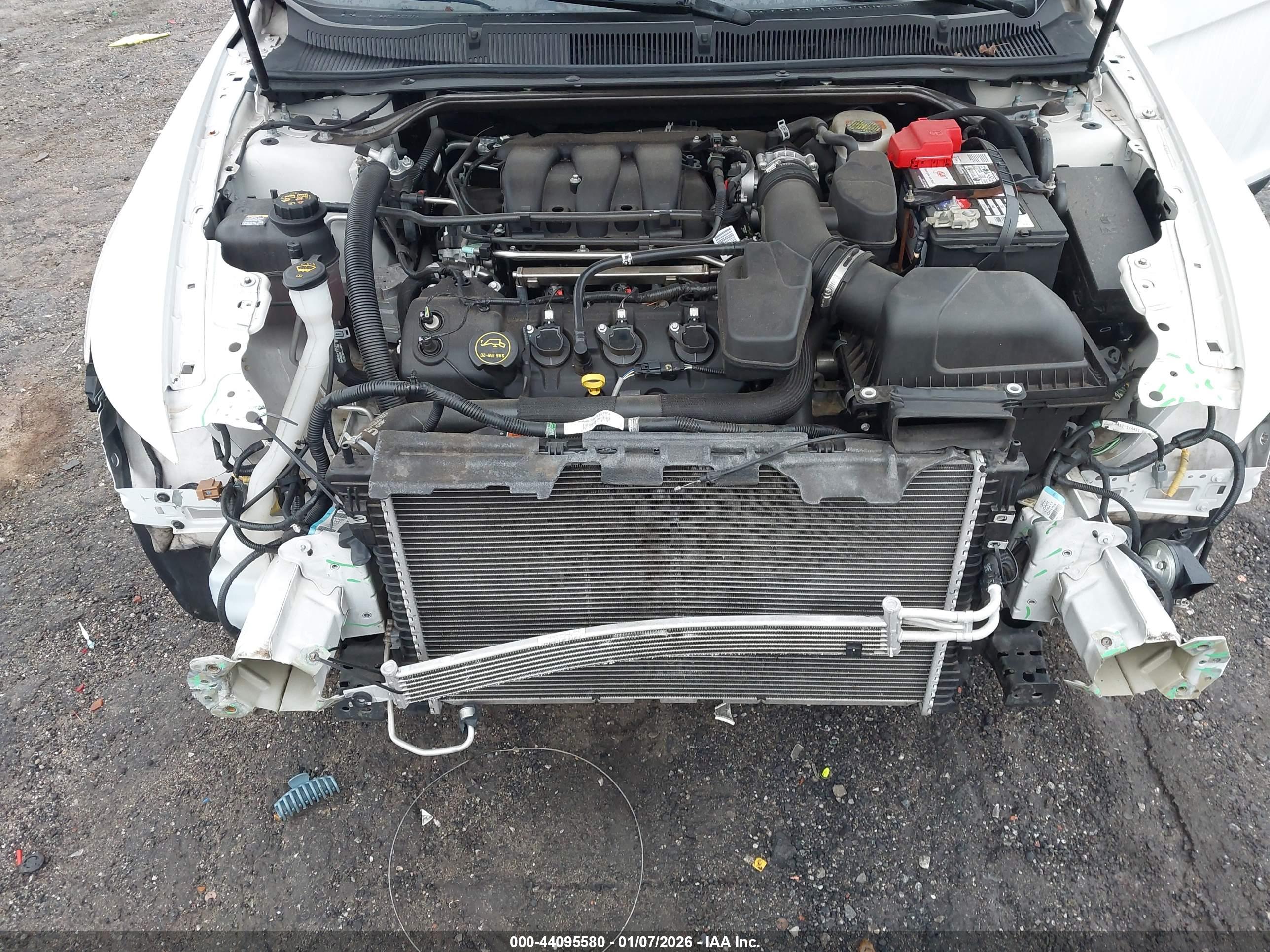 FORD TAURUS image 10