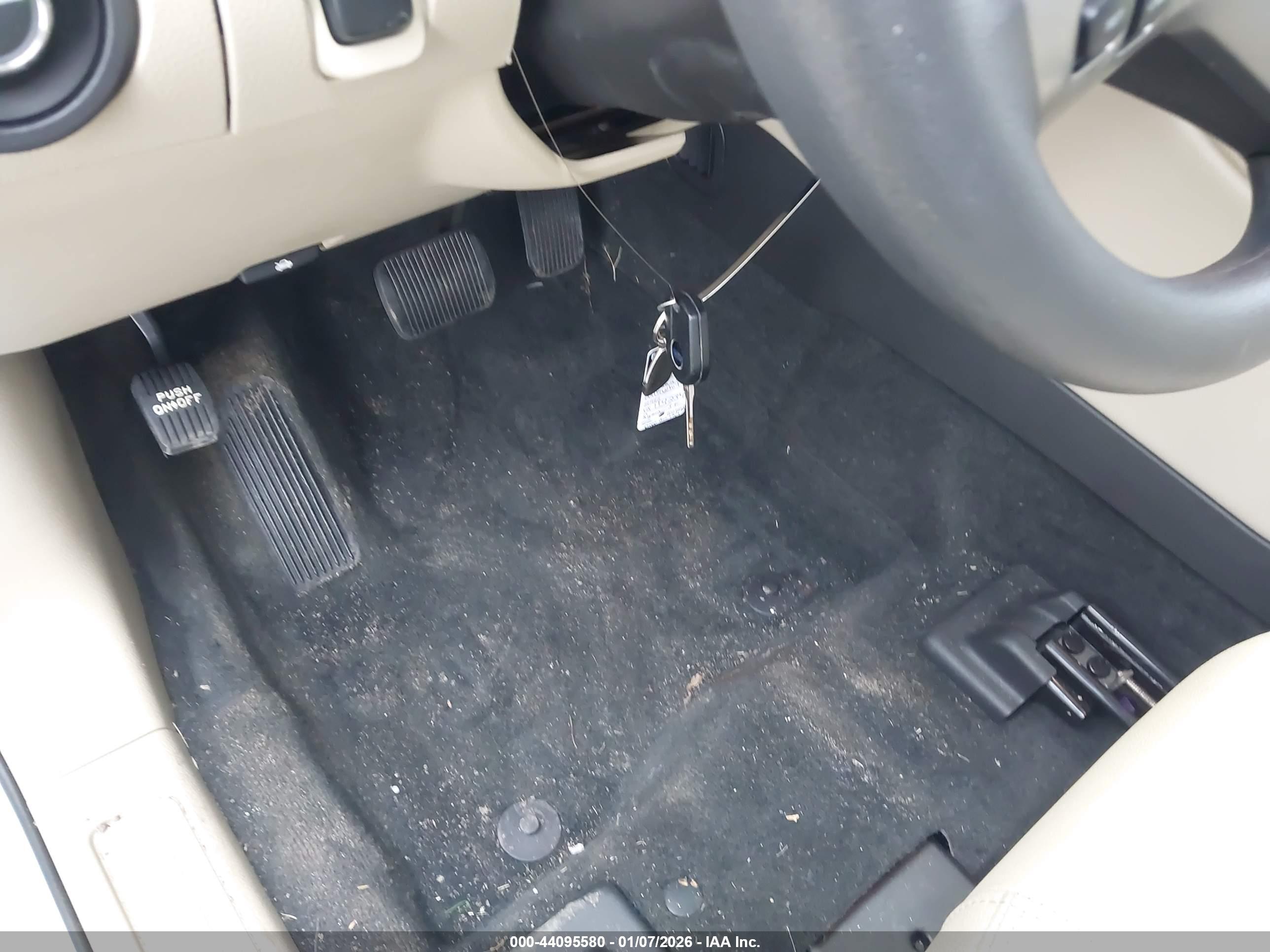 FORD TAURUS image 11