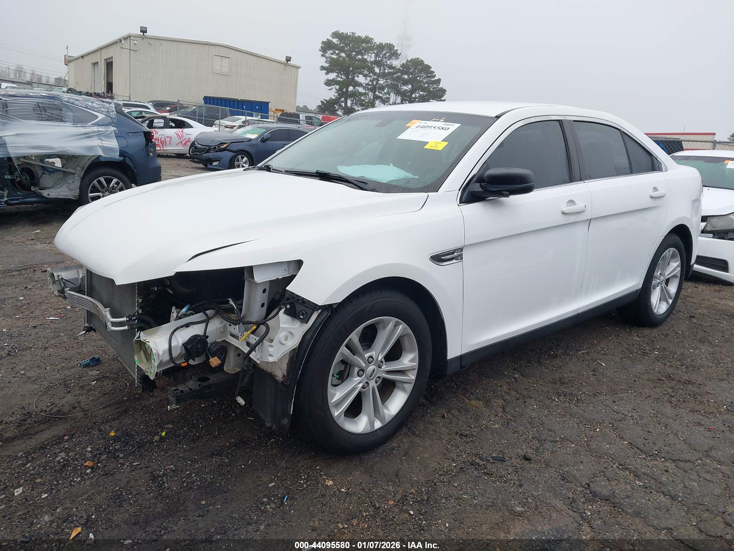 FORD TAURUS image 2
