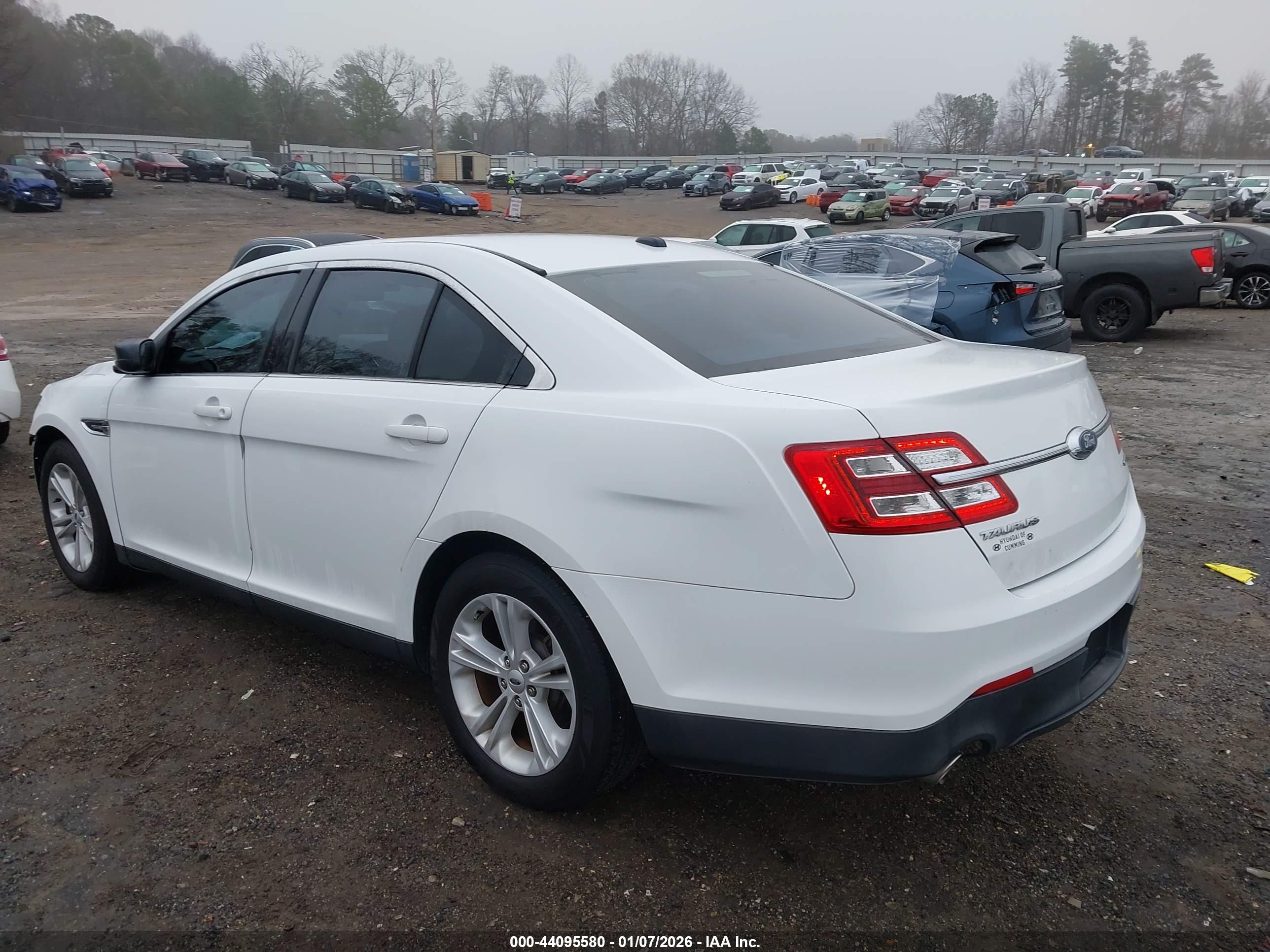 FORD TAURUS image 3